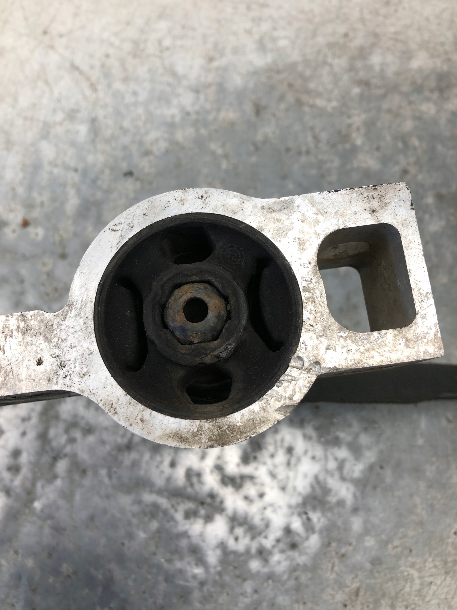 arm right front VW SKODA AUDI 1K0407166C 1K0199232G