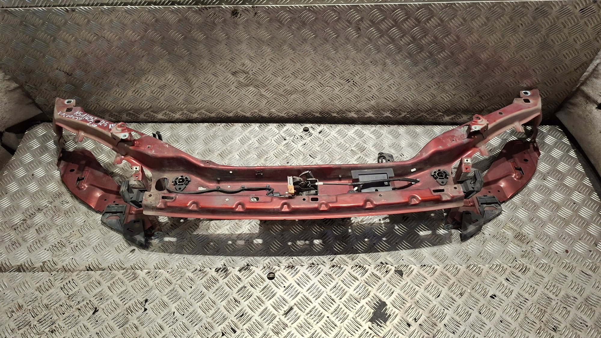 support panel for radiators upper pillar upper VOLVO V50