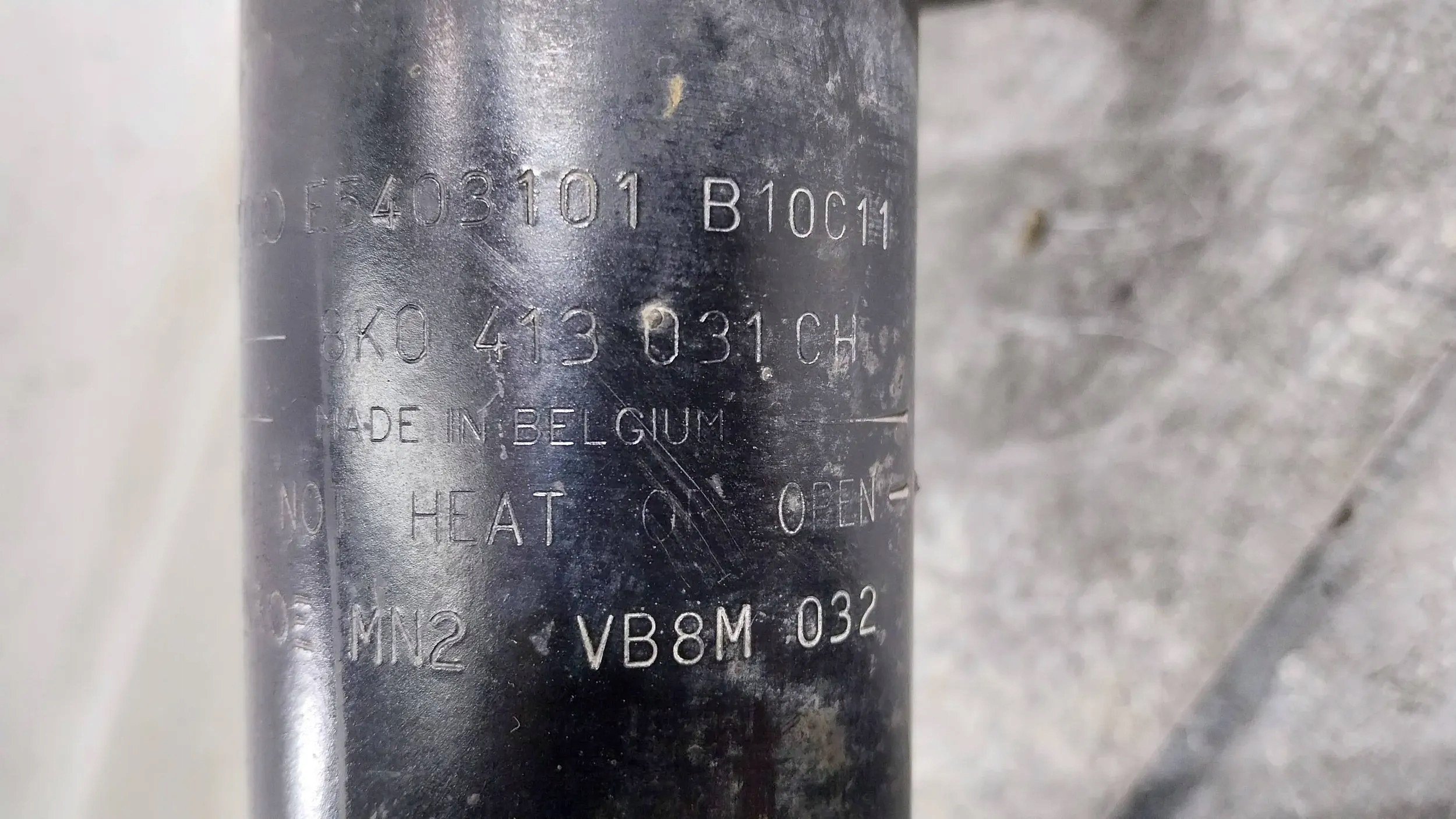 shock absorber front left 8K0413031BG AUDI A4 B8 A5 Q5