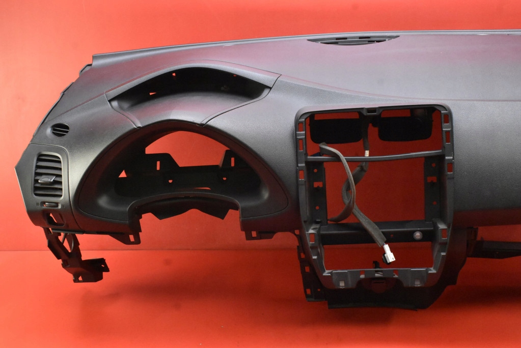 dashboard instrument panel console cockpit airbag EU NISSAN LEAF 1 and ZE0 LIFT 10-17