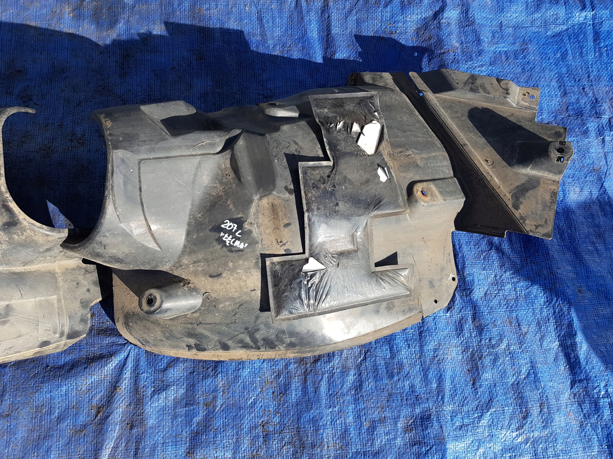complete mudguard left front MERCEDES W207 2076900130 2076901330