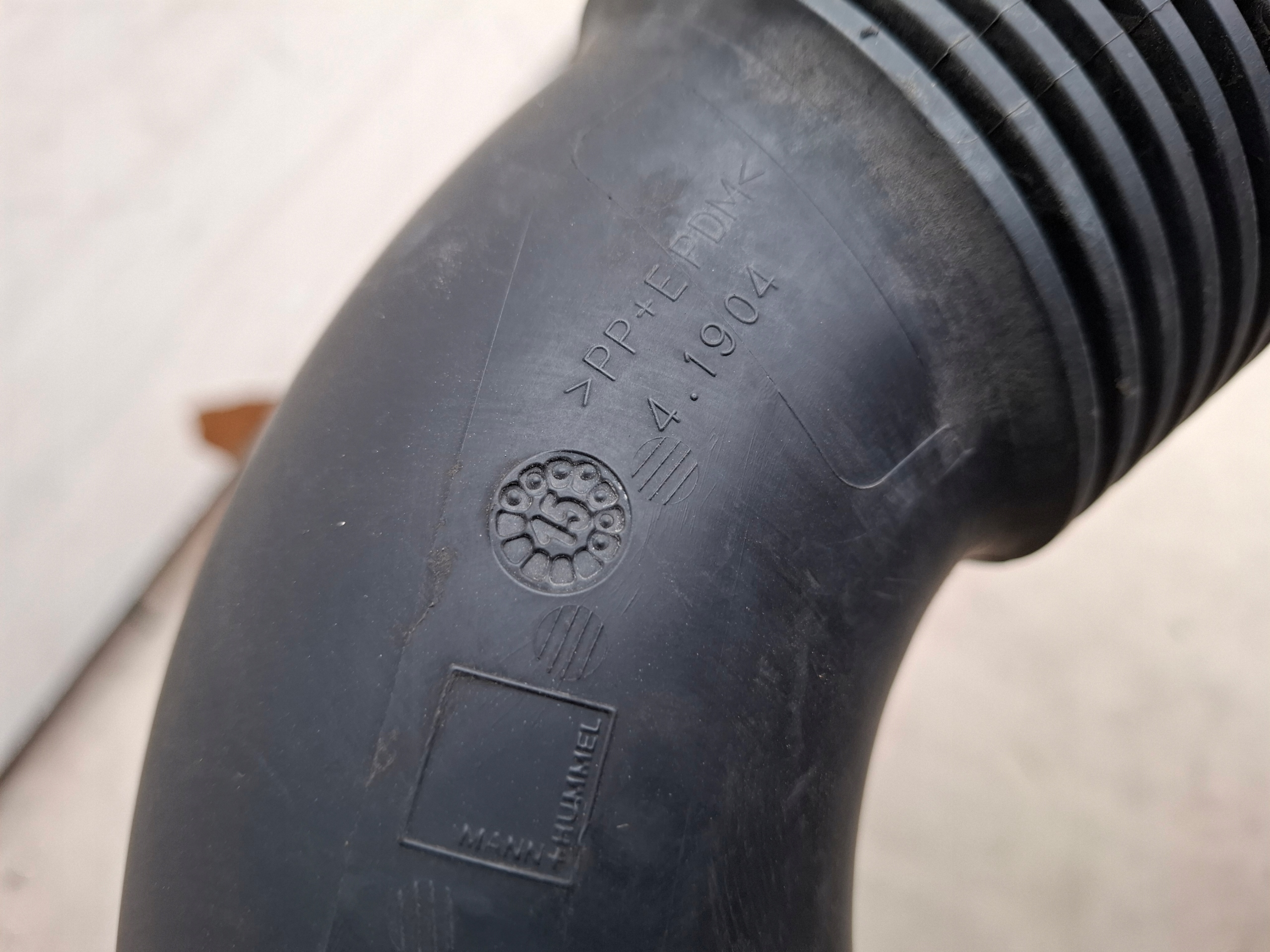 pipe air hose 1105223S01 RENAULT TRAFIC III VIVARO B 14