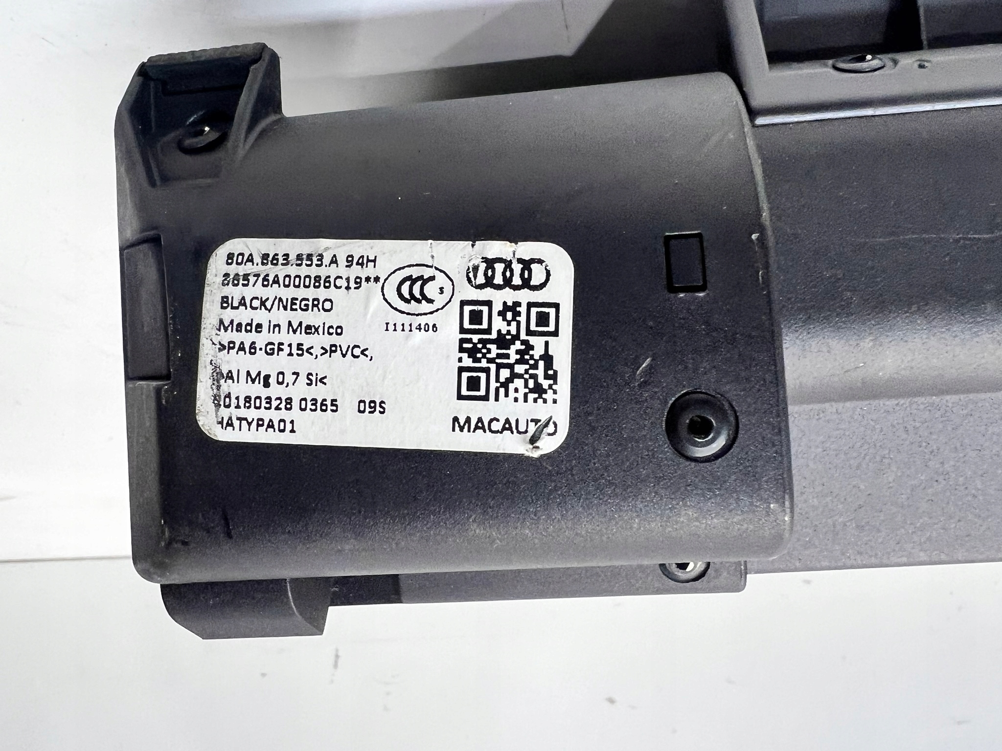 ролета багажника Audi Q5 FY 80A863553A