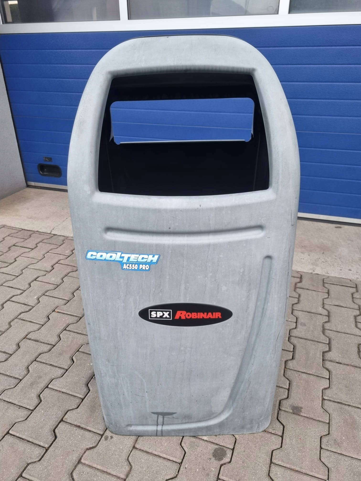 Корпус станції обслуговування кондиціонера ROBINAIR AC550