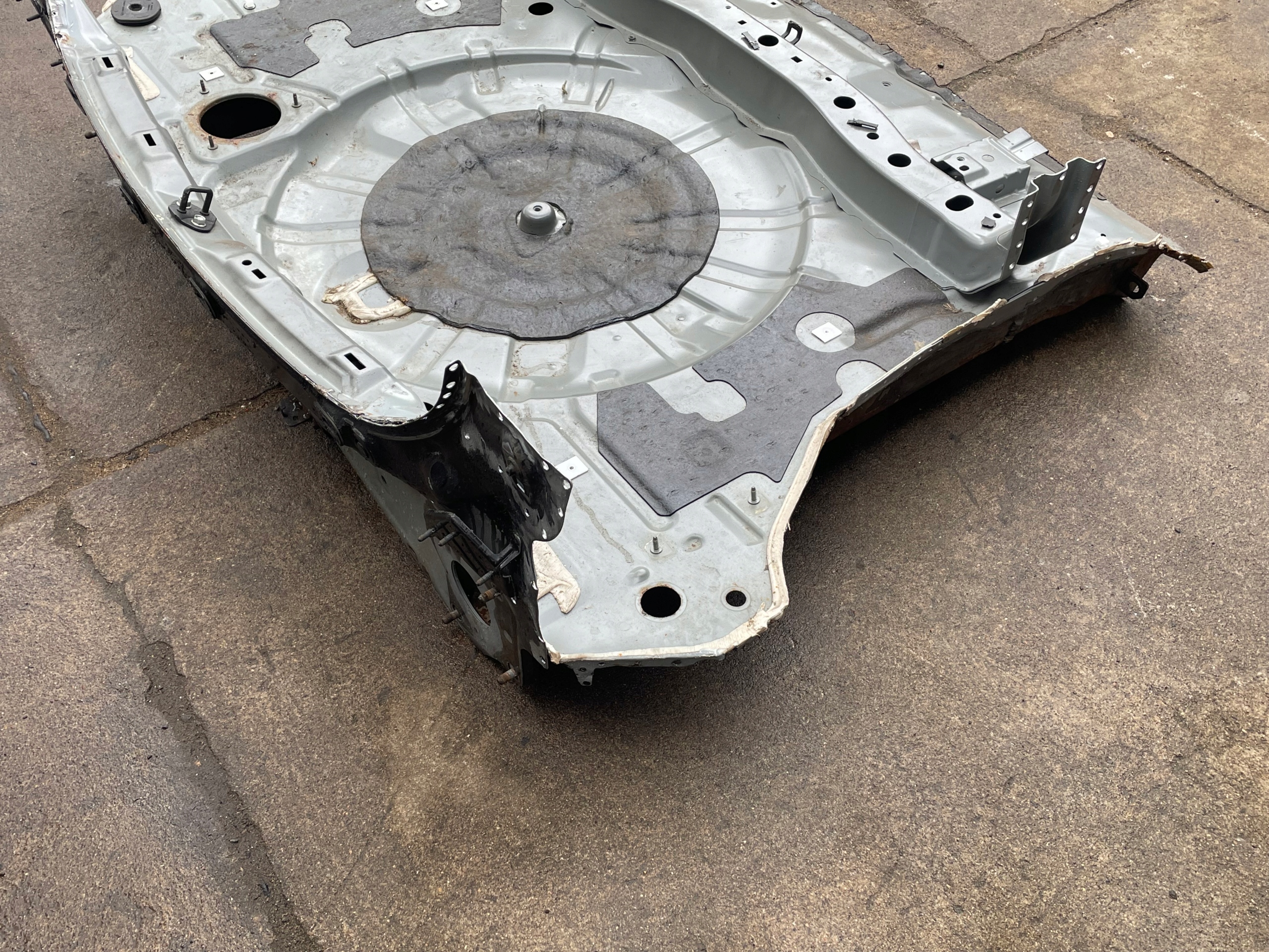 MAZDA CX7 PAS TYLNY WANNA PODŁUŻNICE Jakość części (zgodnie z GVO) O - oryginał z logo producenta pojazdu (OE)