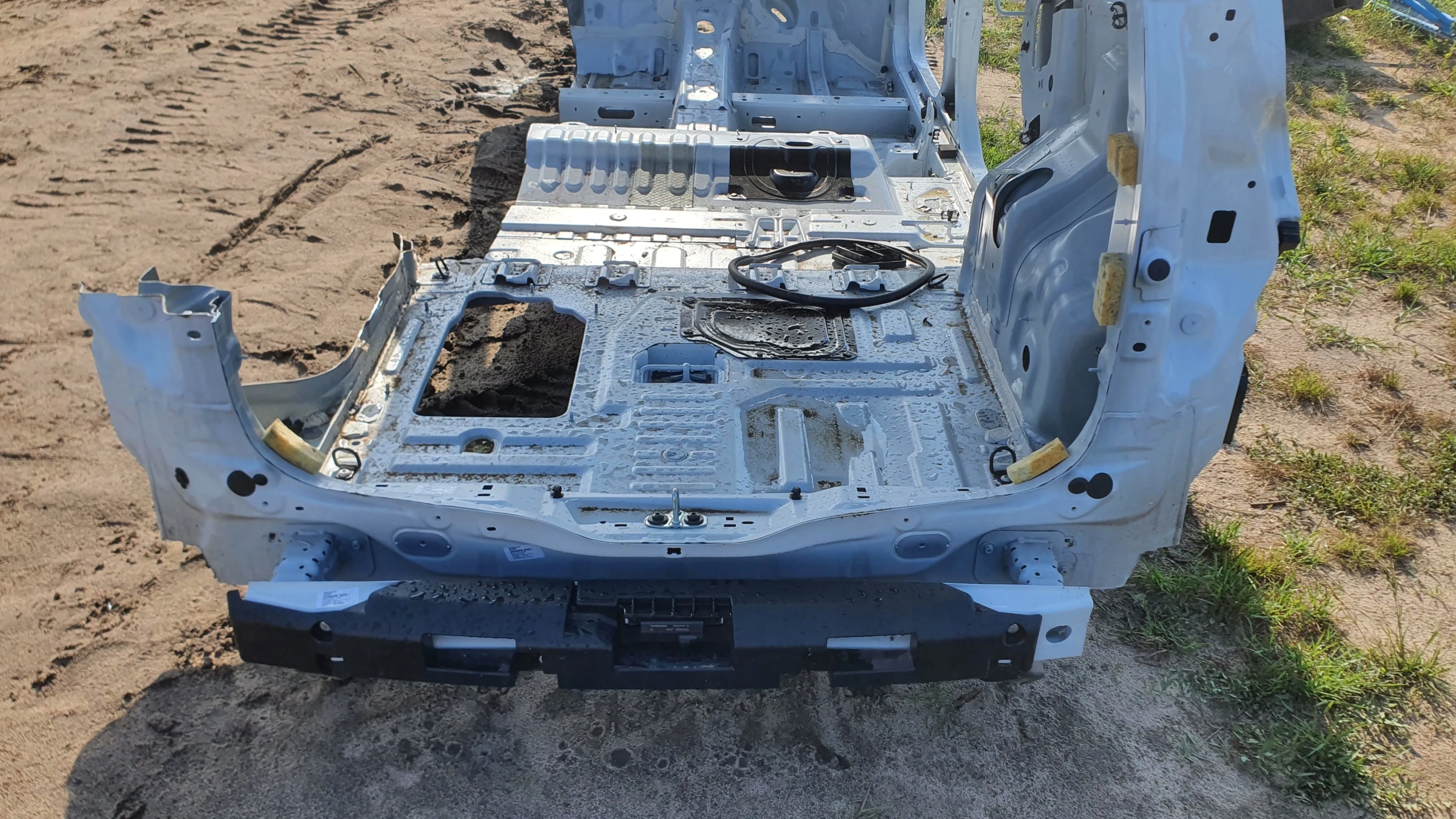 PAS TYLNY WANNA PODŁOGA ĆWIARTKA DACIA JOGGER 22-