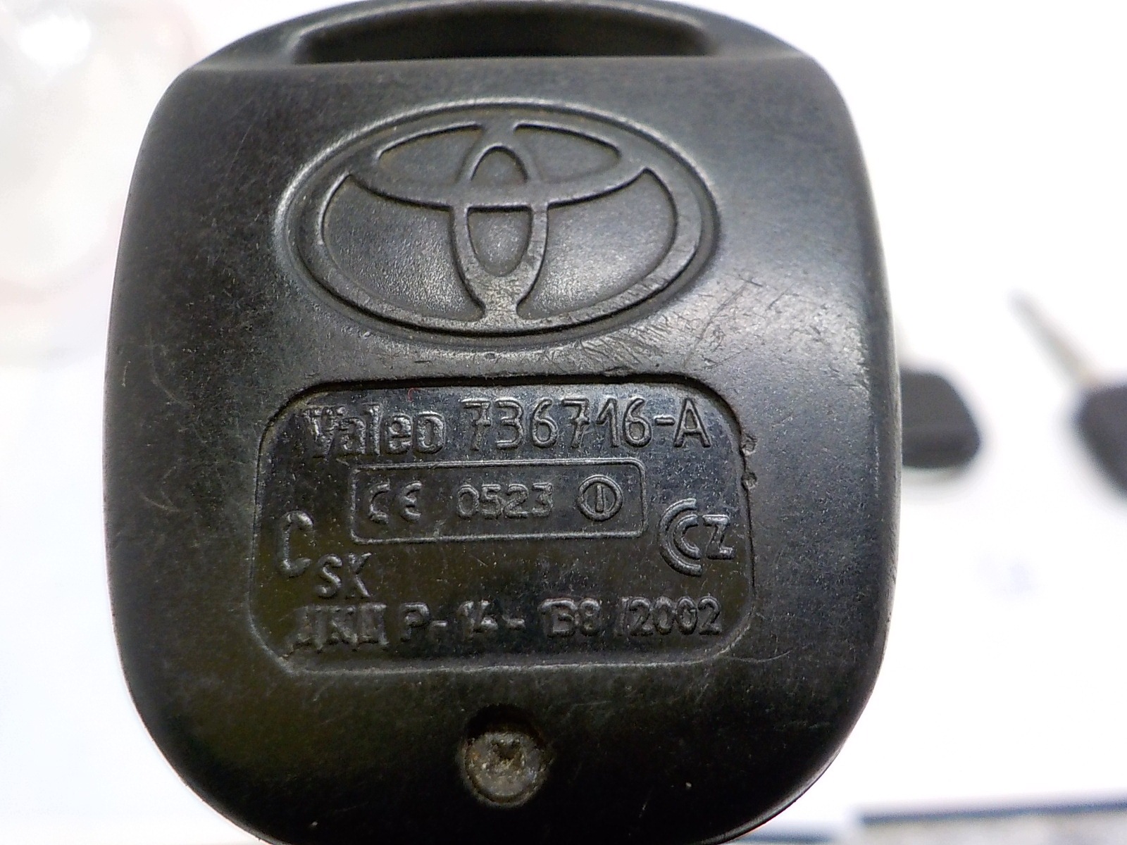 TOYOTA COROLLA YARIS AVENSIS key PILOT