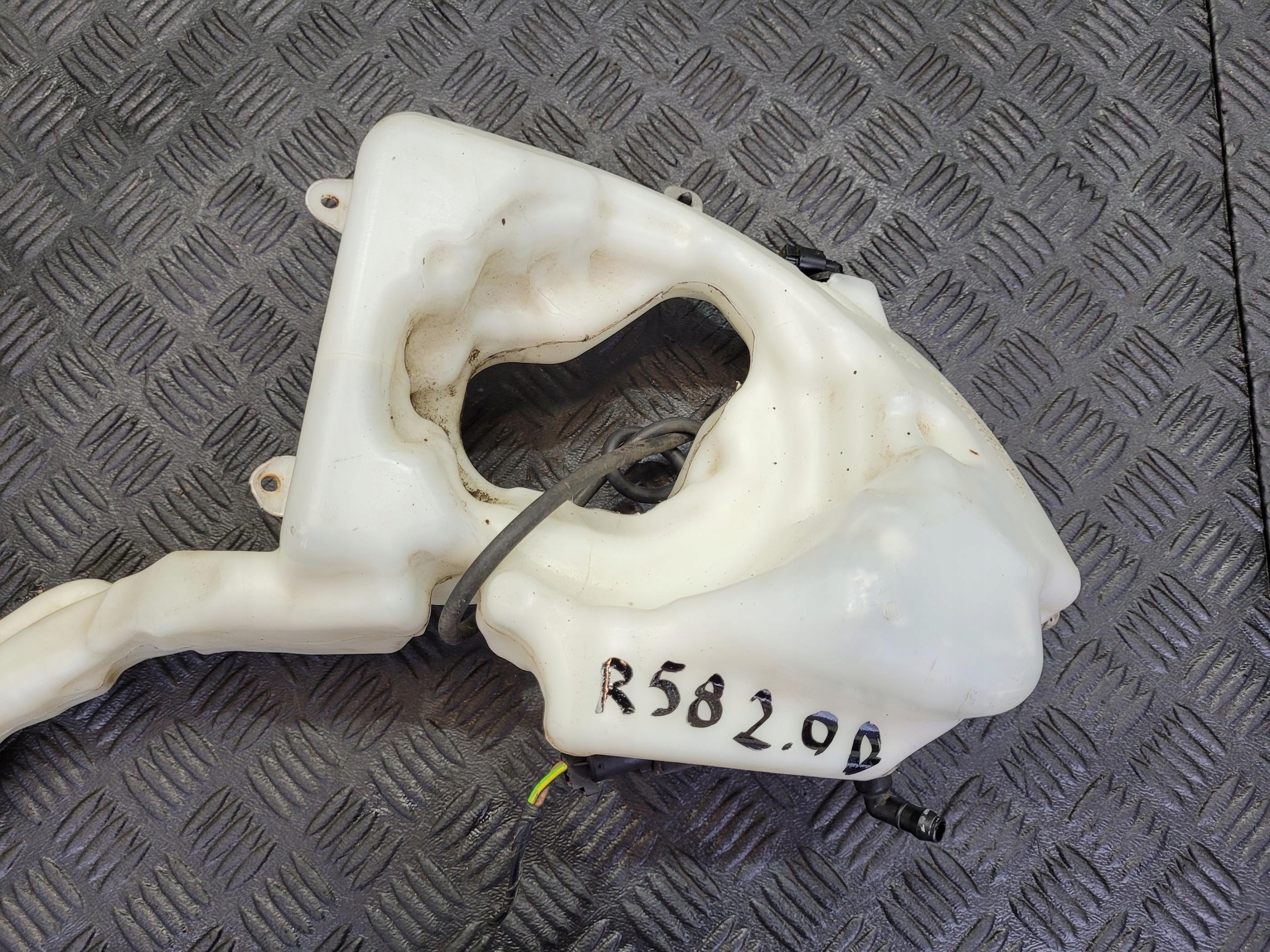 washer fluid tank MINI COUPE Cooper SD R58 7157121