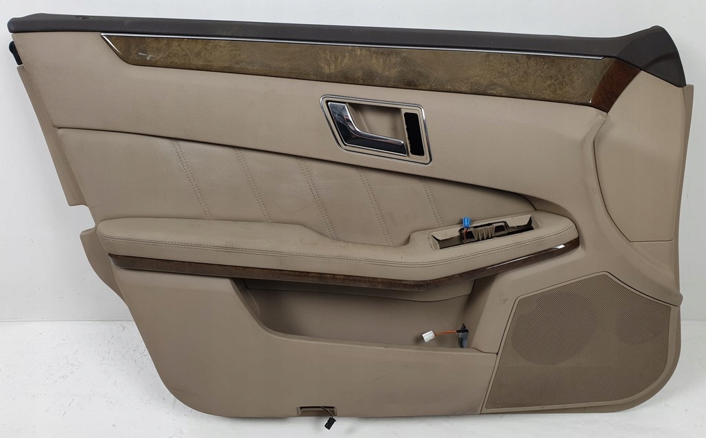 A2127270348 - Бекон обивка левой передней двери MERCEDES W212