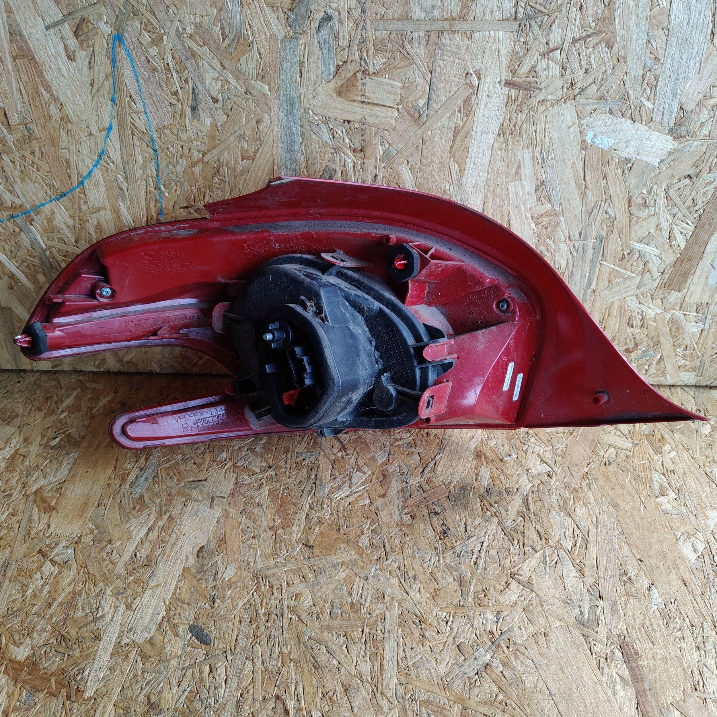 light rear rear part side right Peugeot 208