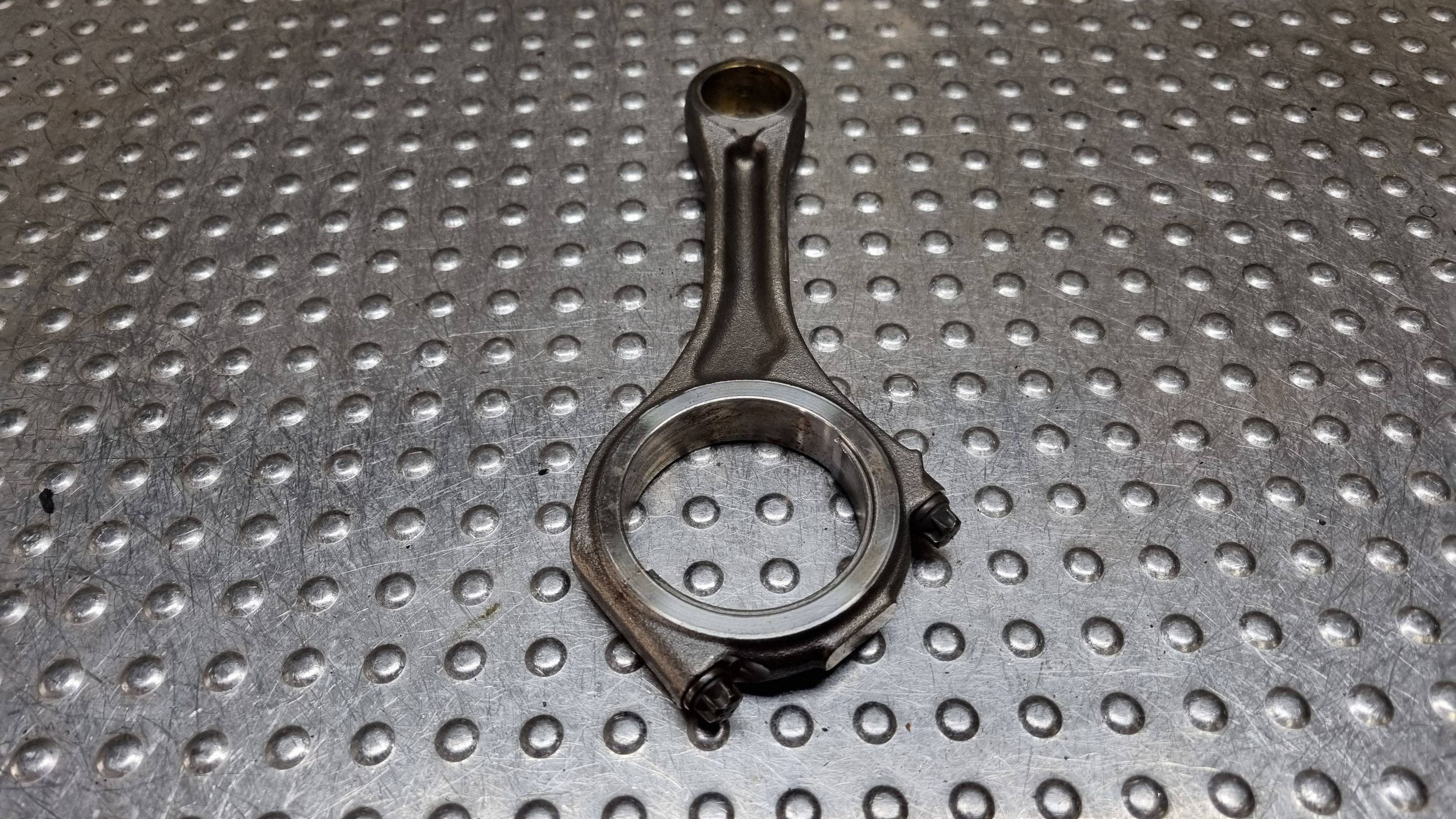 ojnice 059AA VW TOUAREG 7L A5 8T A6 C6 Q7 4L 3.0 TDI ASB BMK
