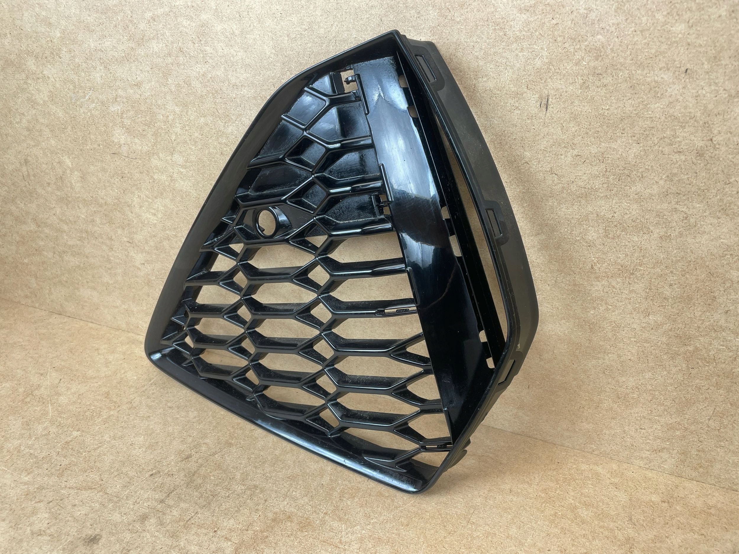 grille grid of a bumper left front AUDI RS6 RS7 4K8 2018- 4K8807681D
