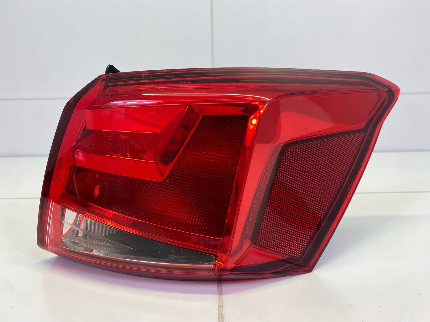 light rear right side SEAT Arona 2020 6F9945096B