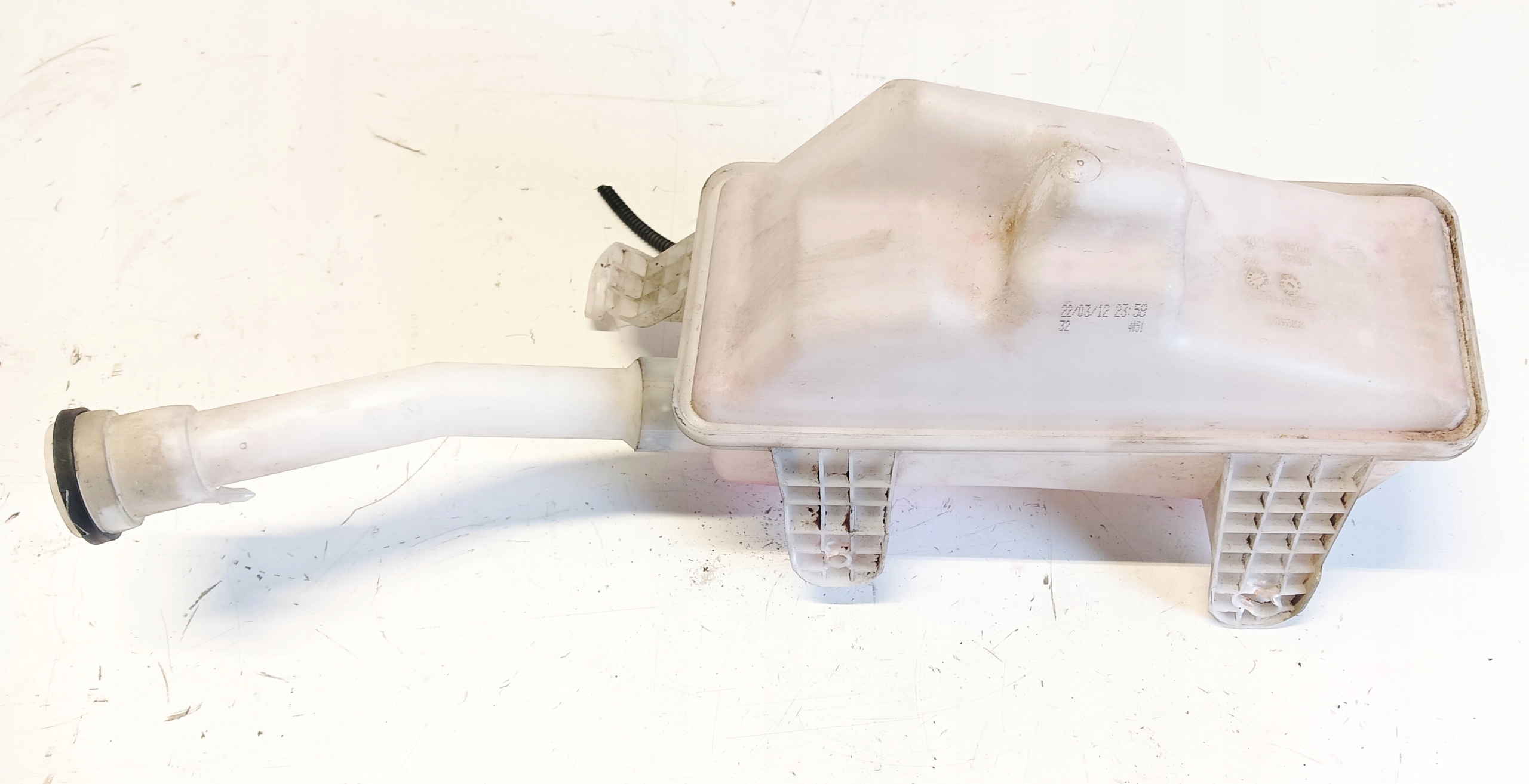 washer fluid tank opel Meriva b 13250456