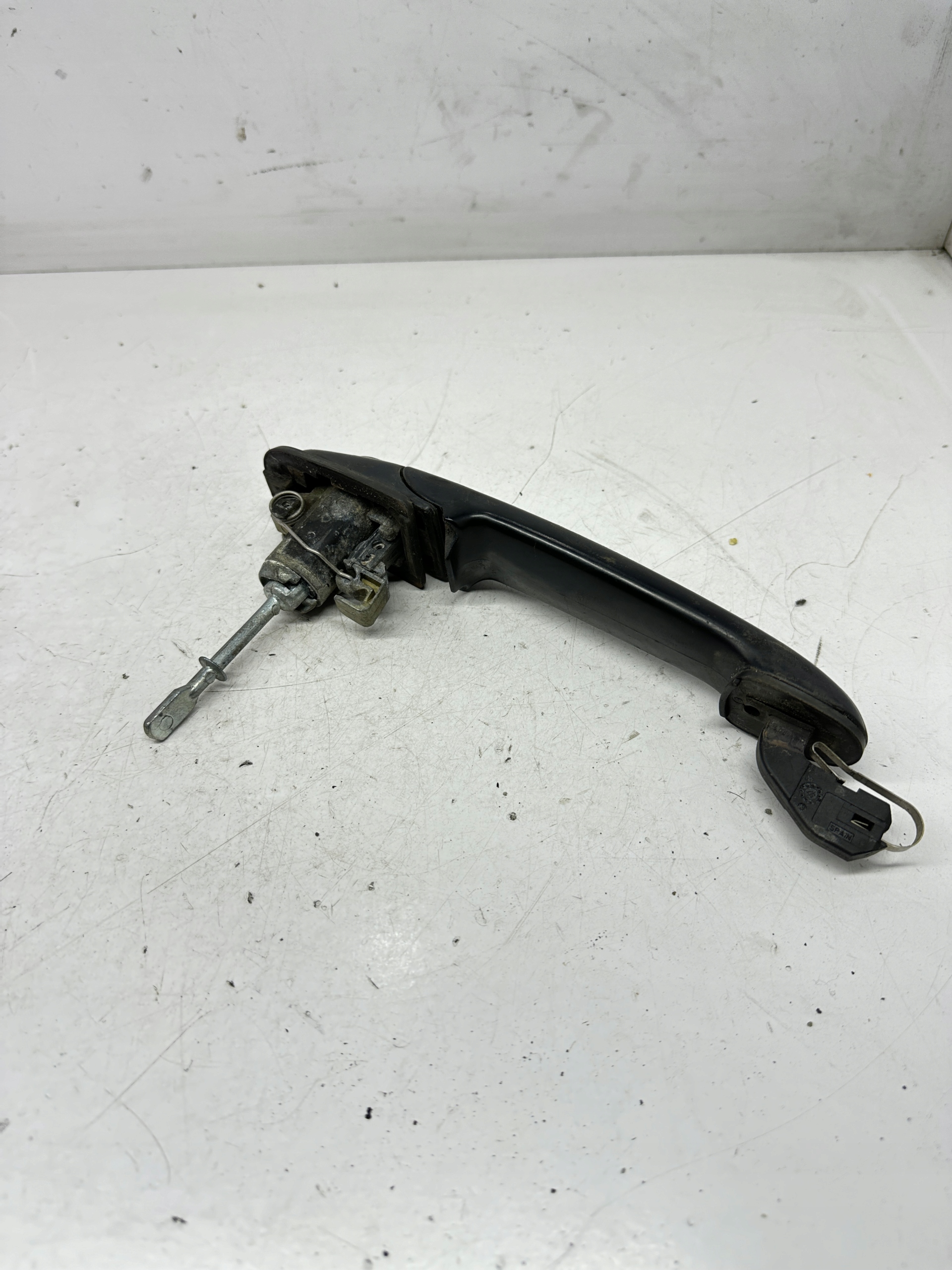 KLAMKA ZEWNĘTRZNA PRAWY PRZÓD SEAT CORDOBA Strona zabudowy przednie prawe