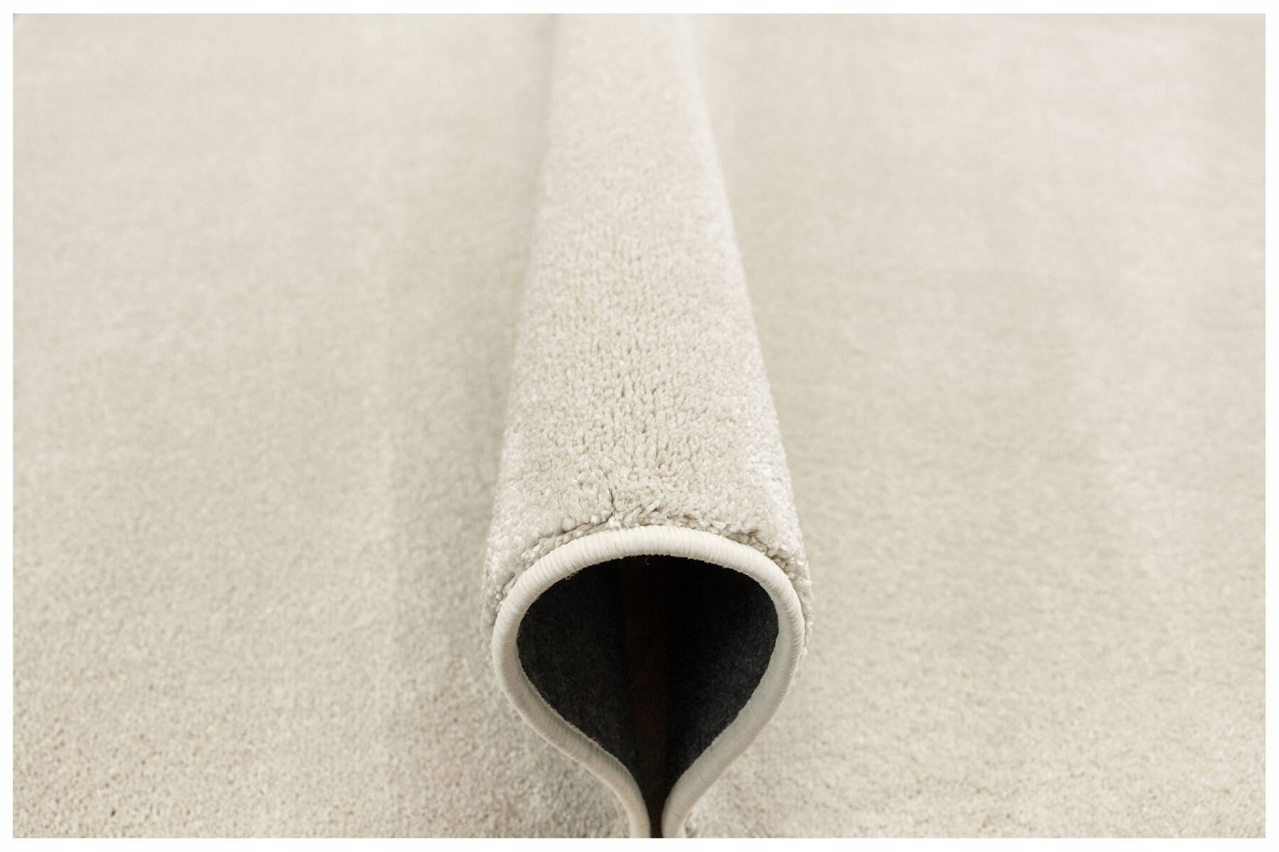 Kobercová Krytina Krém šířka 4 m Silná Plstěná Podložka Na Míru Sobrado