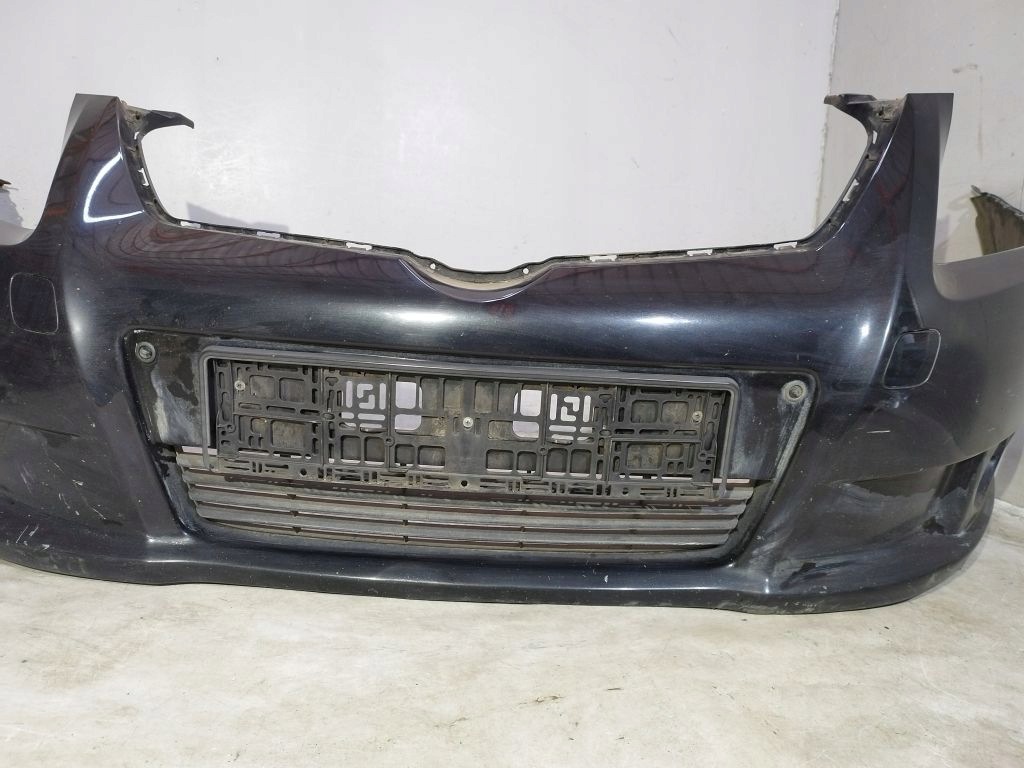 Toyota Avensis III 3 T27 bumper front front 209