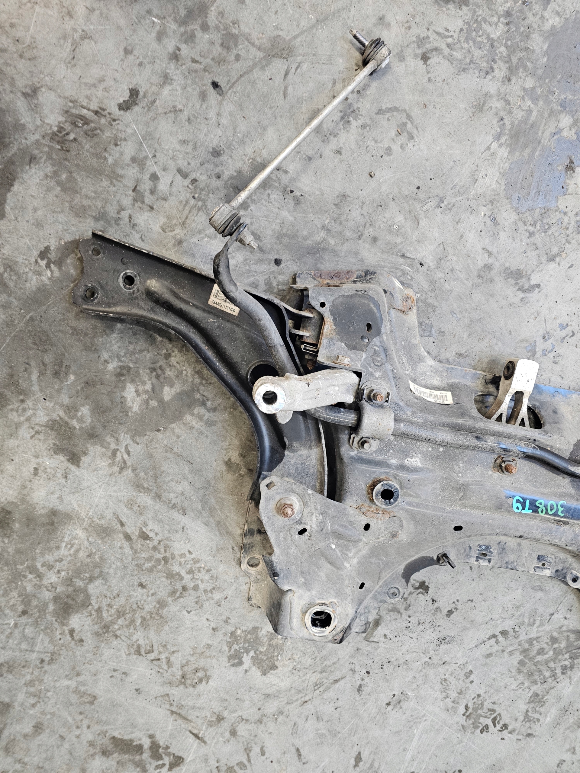 Peugeot 308 II T9 subframe axle beam springing of the front
