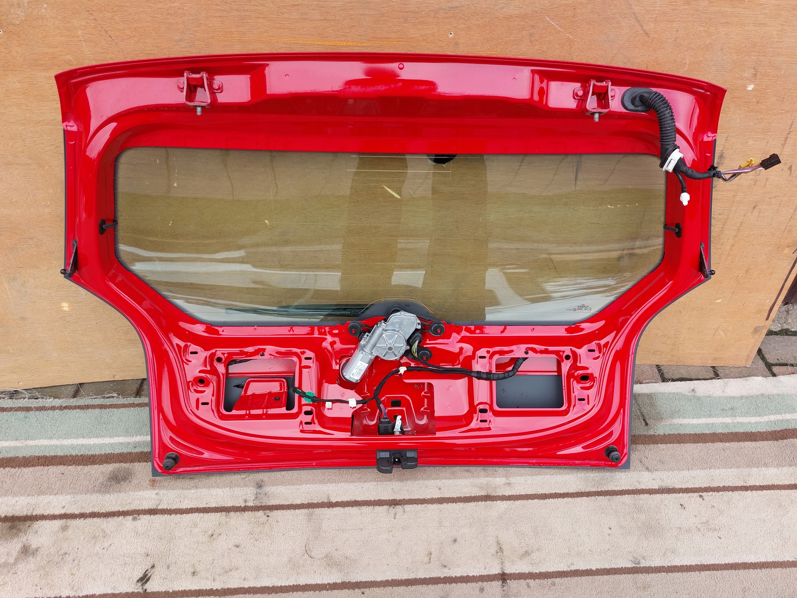 boot door VW UP 13r red LY3D