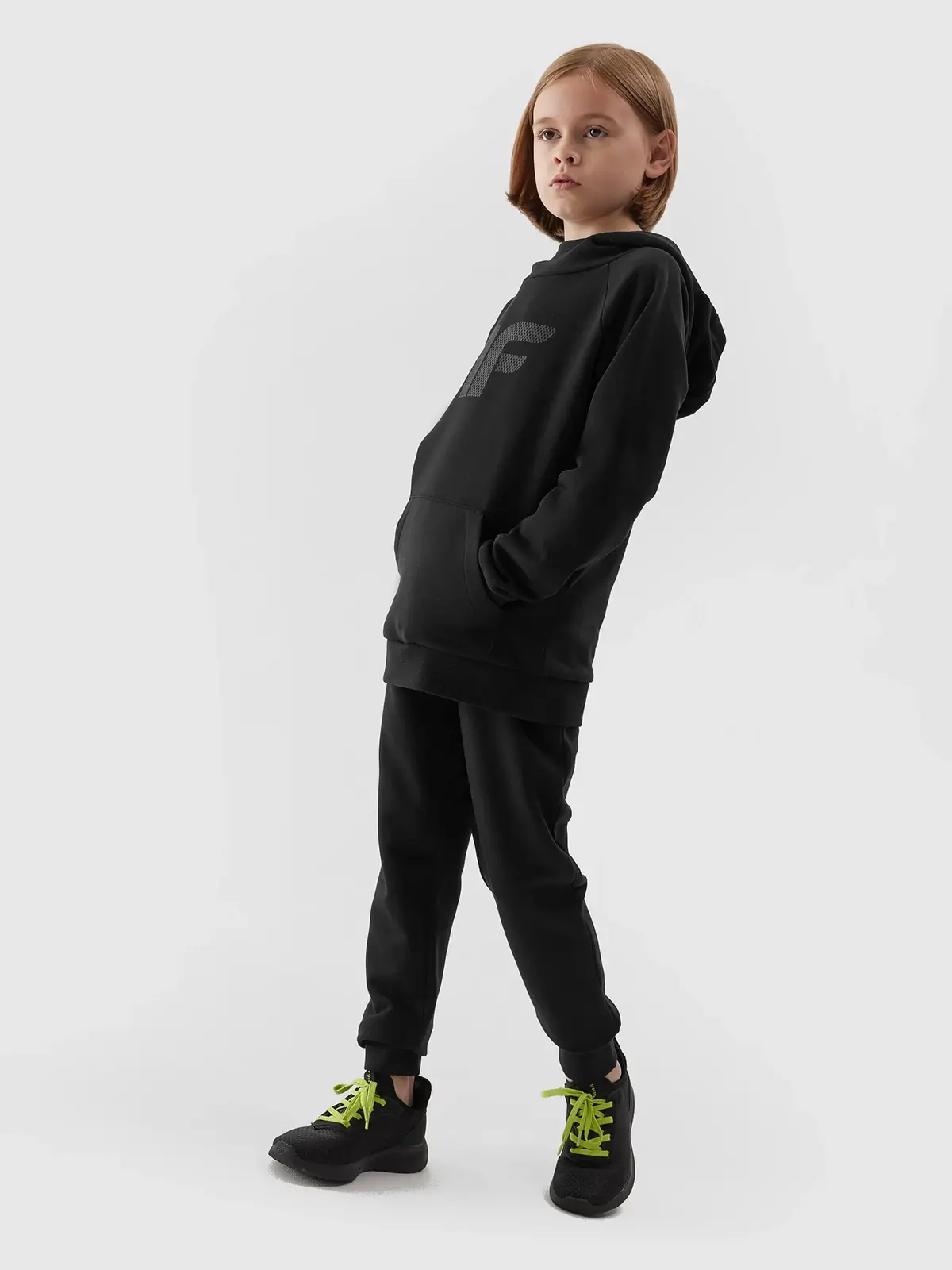 BLUZA CHŁOPIĘCA 4F DRESOWA Z KAPTUREM 4F AW23M626 Wzór dominujący bez wzoru