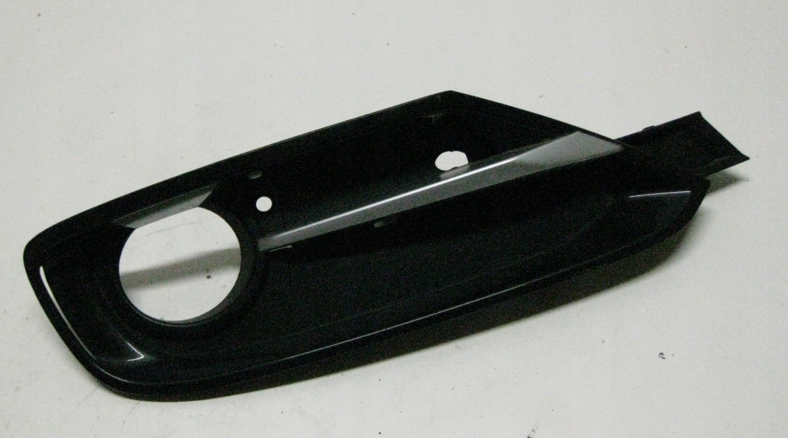 BMW F31 2.0D 14R grid of a bumper left front