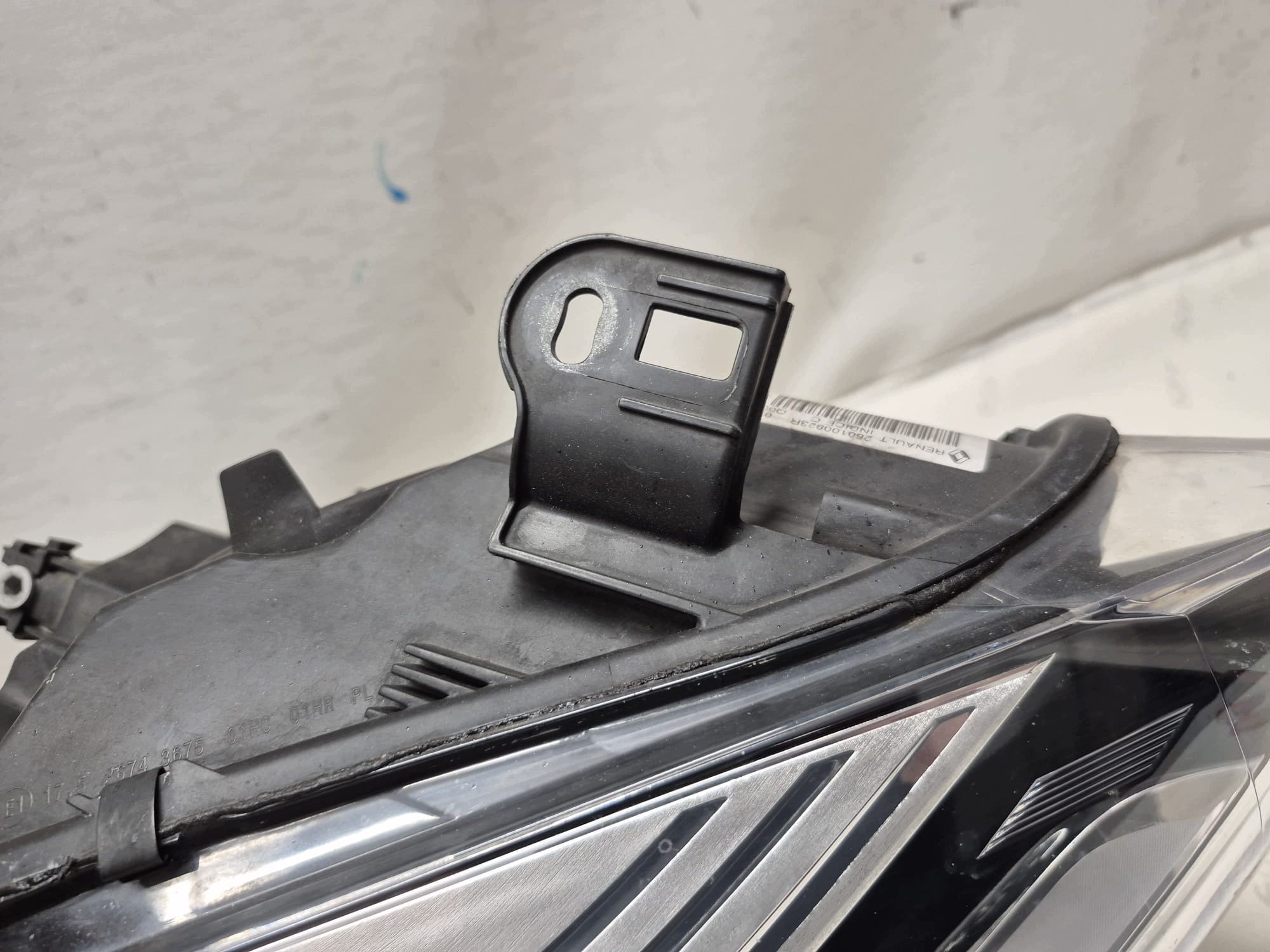 RENAULT MEGANE III LIFT 14- light right front front lens 260100923R