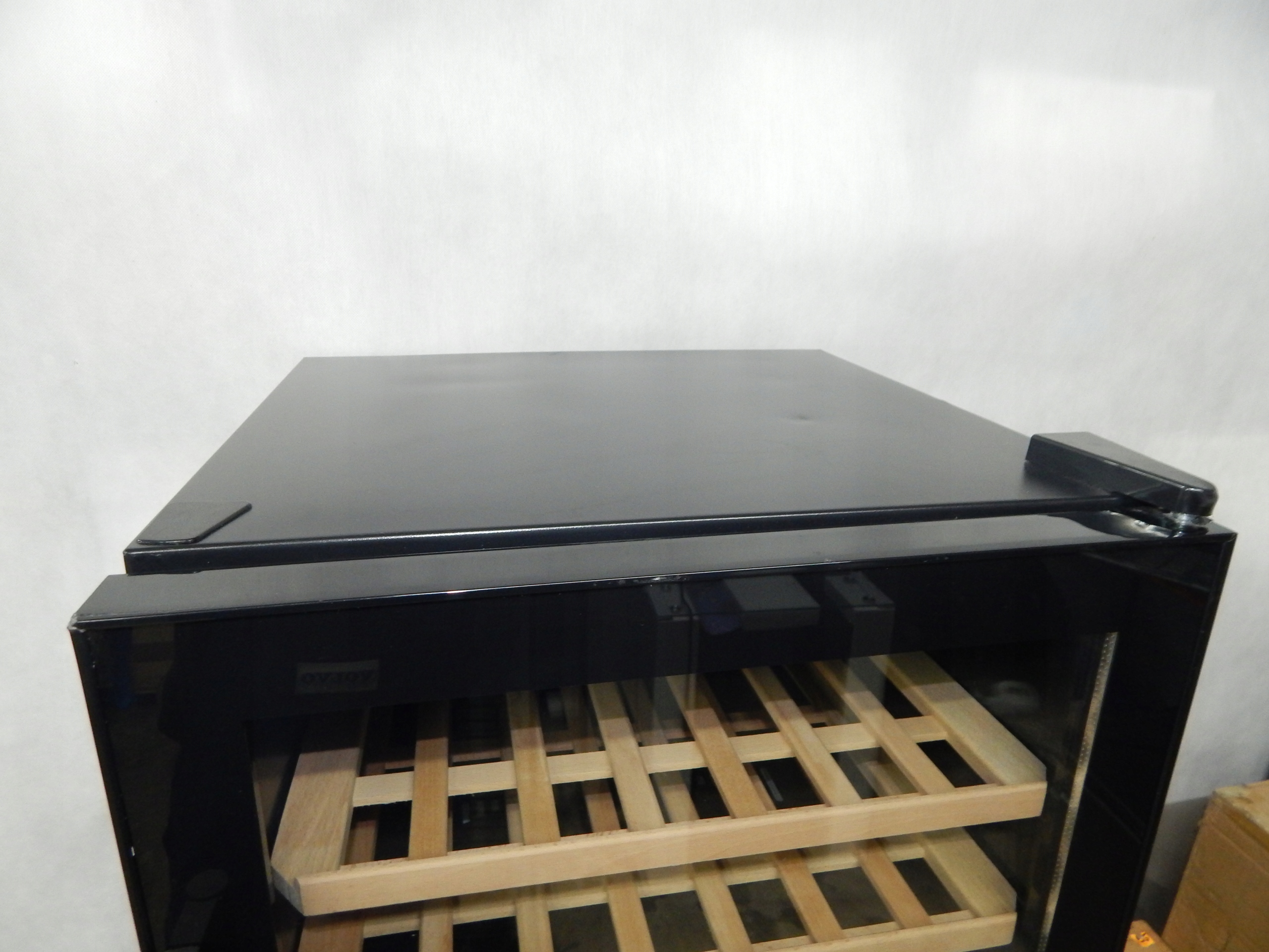 Chłodziarka do wina 2 strefy 135L 41 butelek Producent Klarstein