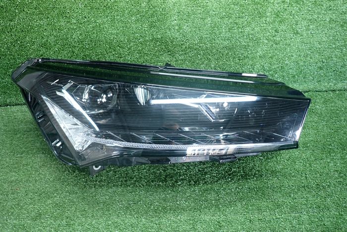 SKODA ENYAQ CRYSTAL LED 21- reflektor right light right