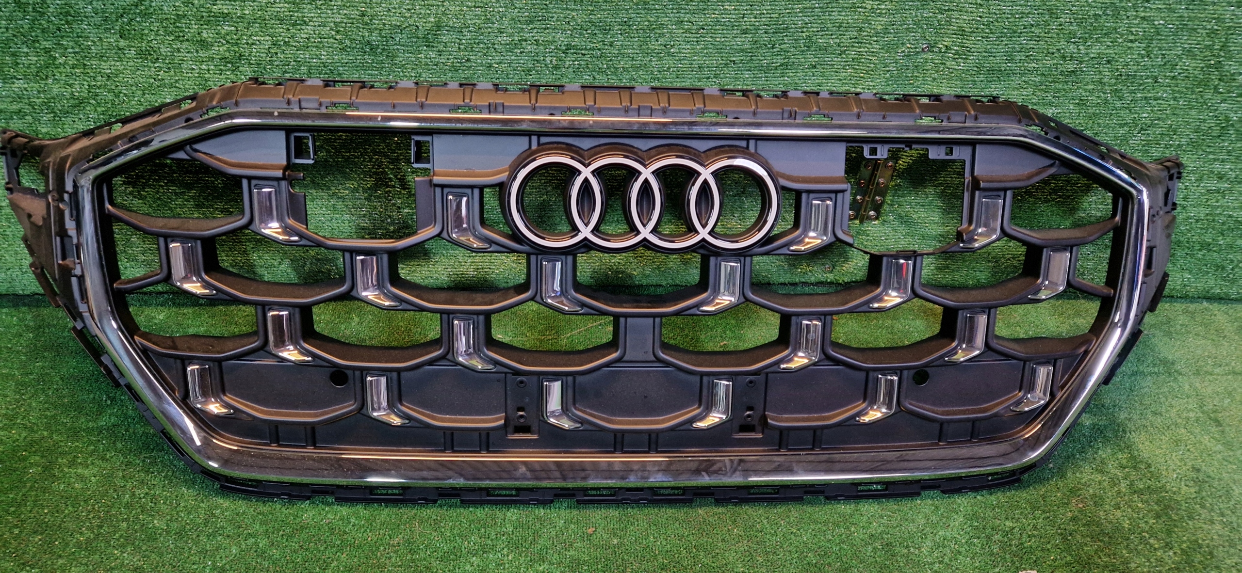 Audi Q8 Kühlergrill FRONTGRILL Kühlergitter 4M8853651BS - Thumbnail 1