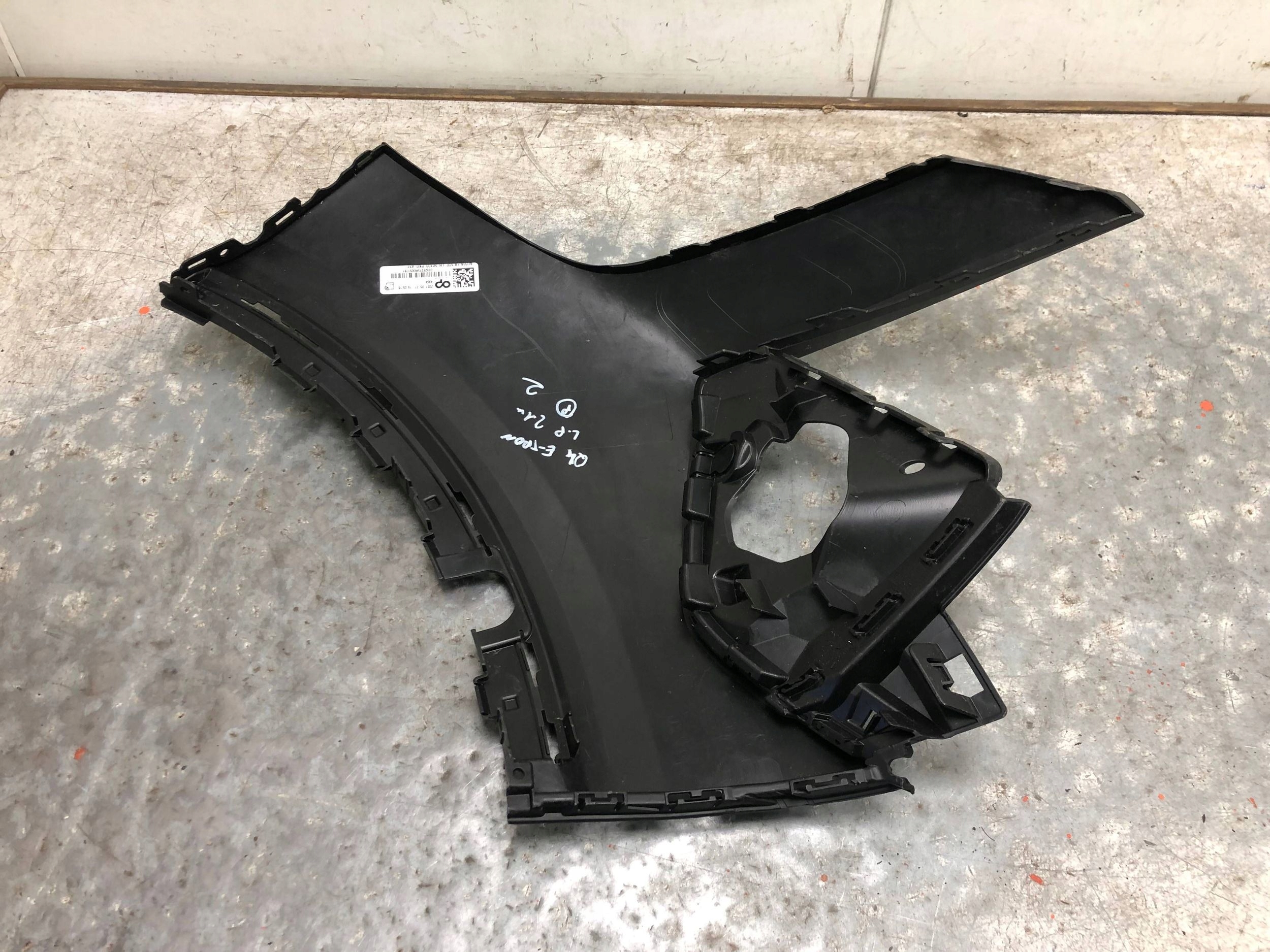corner of a bumper left front AUDI Q4 E-TRON 89A807437