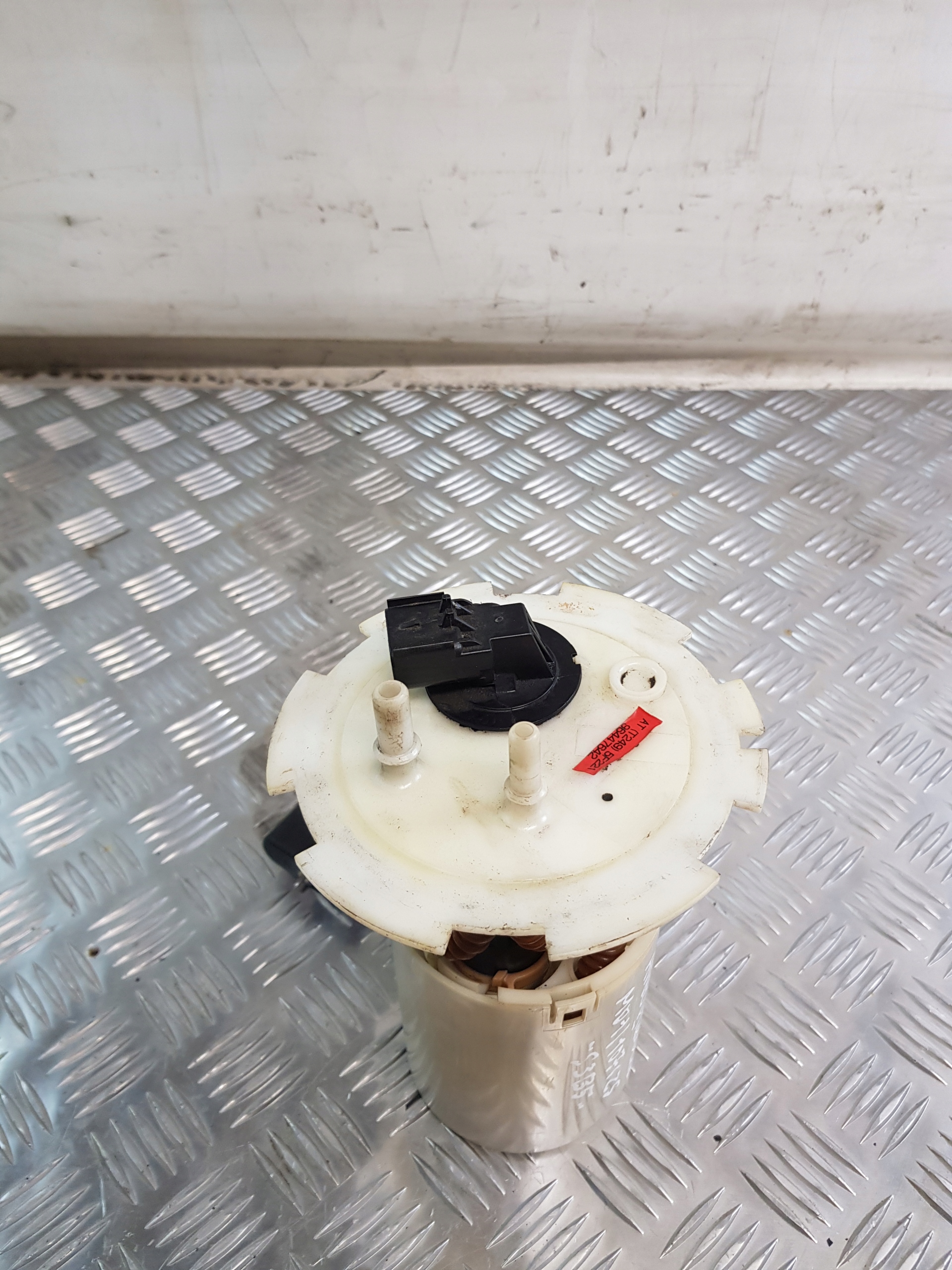 feed pump CHEVROLET AVEO and T200 1.2B 96447642