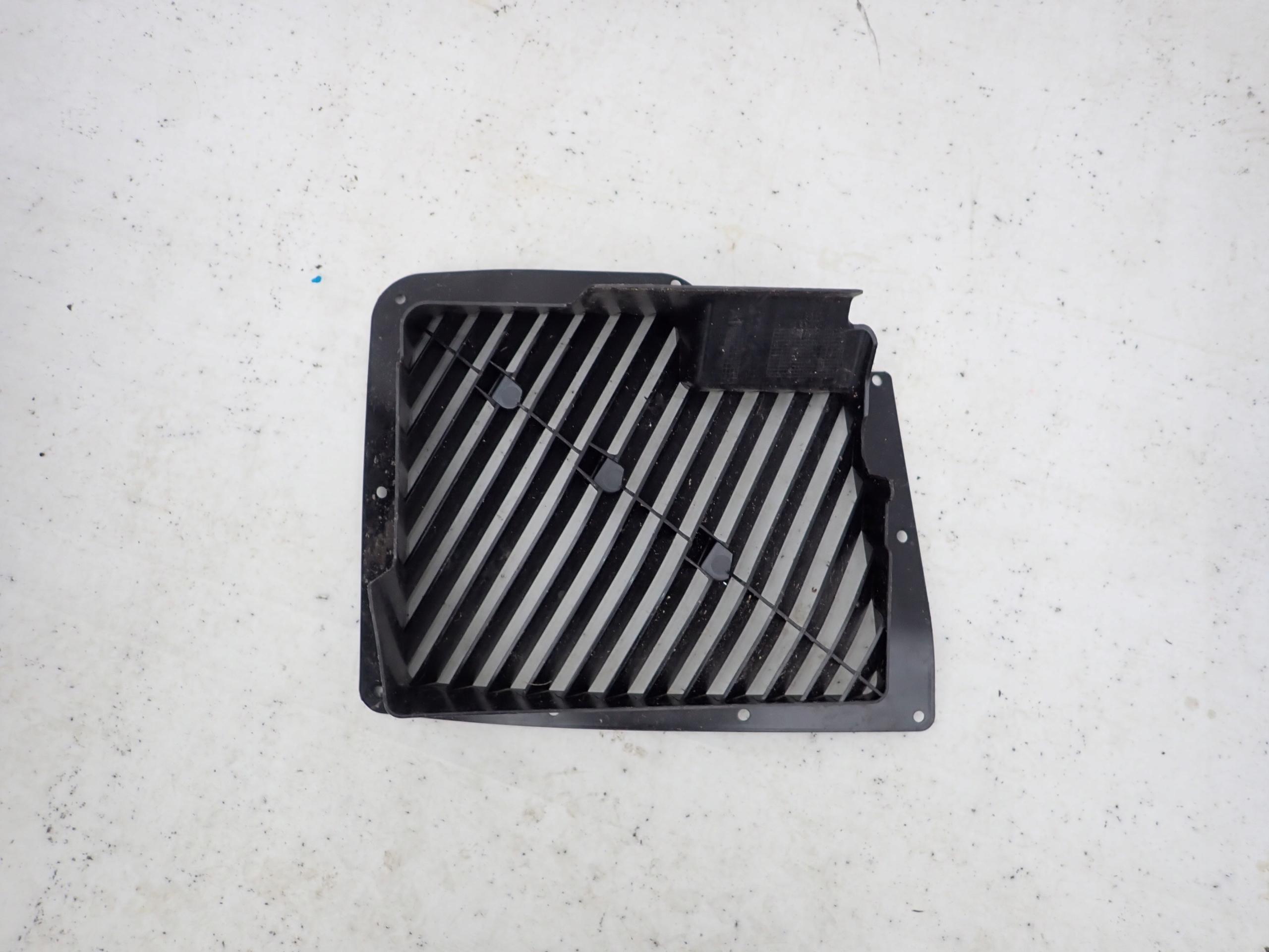 BMW X6 E71 intake grid NADKOLA right 51747169418