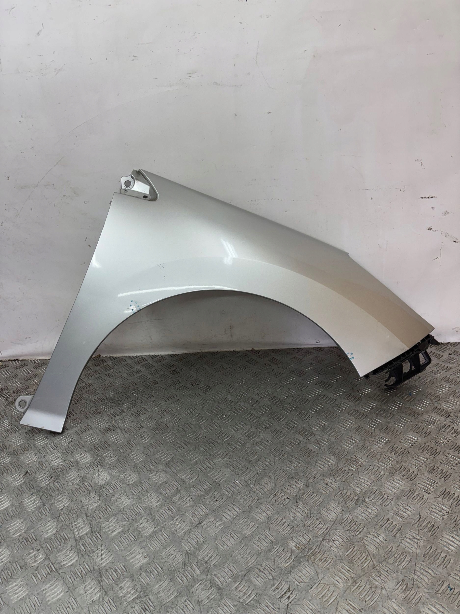 fender front front right PEUGEOT 308 07