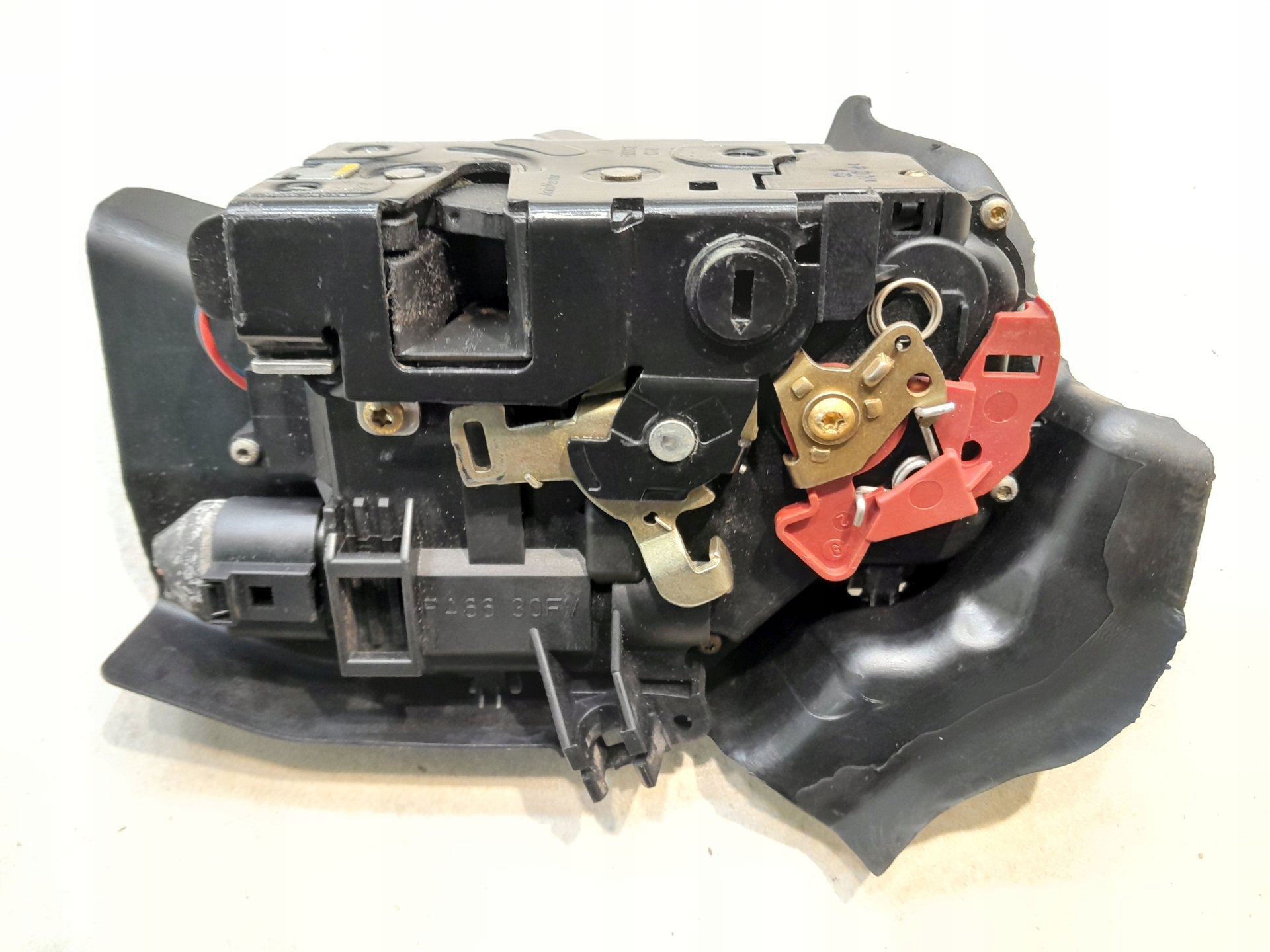 lock door left rear part AUDI A4 B6 1.9 TDI 8E0839349