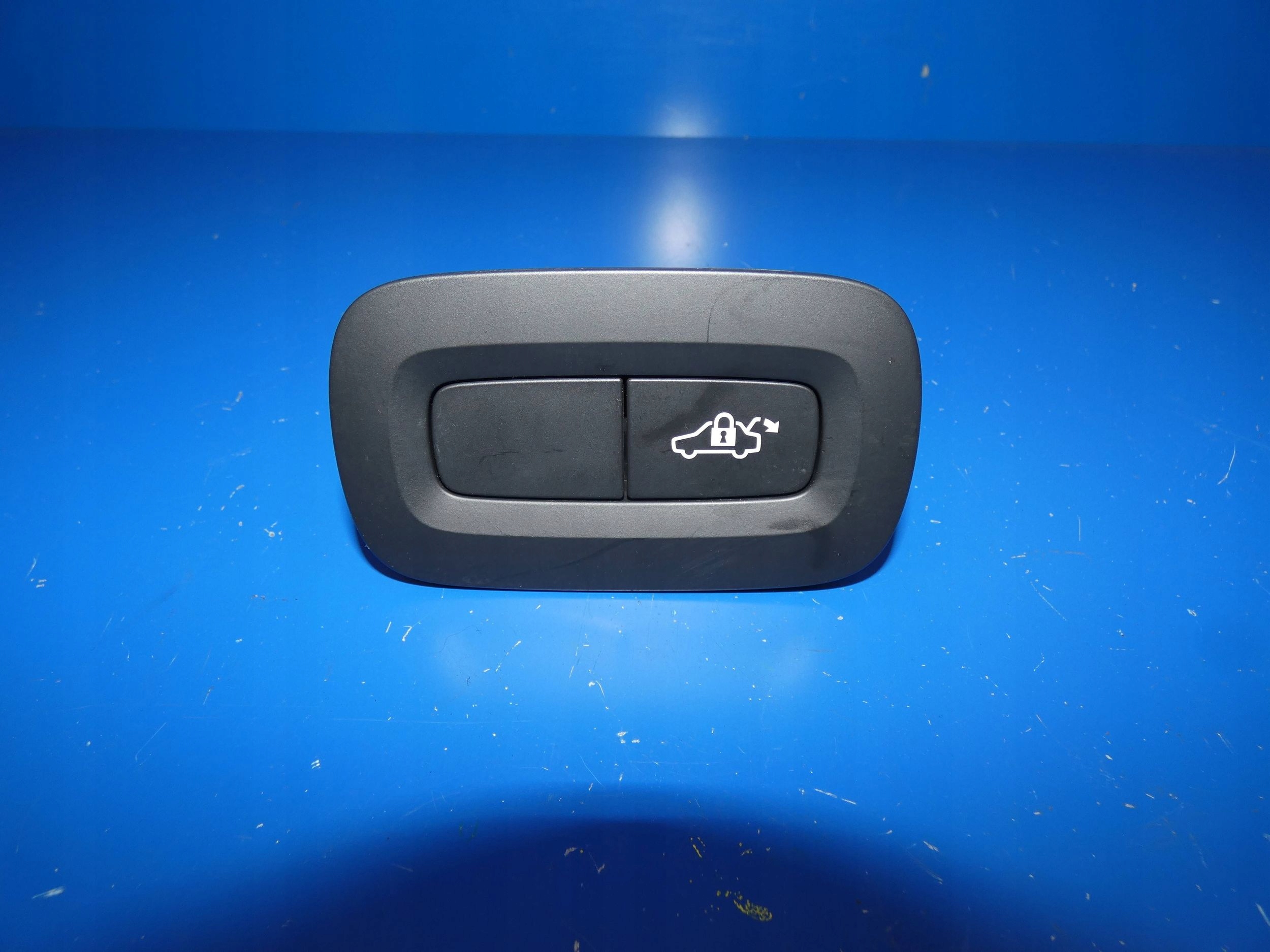 VOLVO S60 III V60 II button of the opening bonnet boot