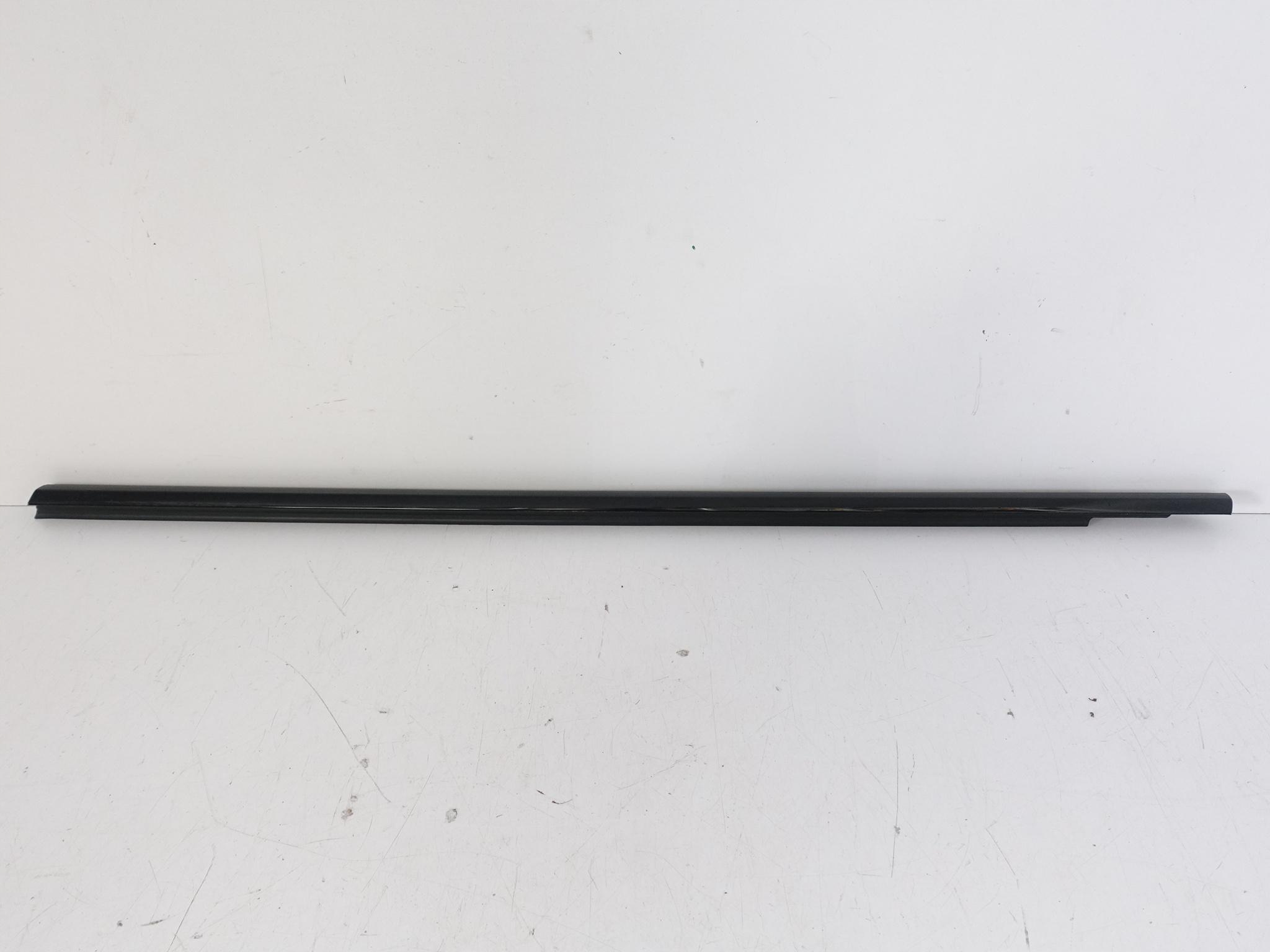 AUDI A6 S6 E-TRON AVANT 85F 24- moulding dust windows door front left