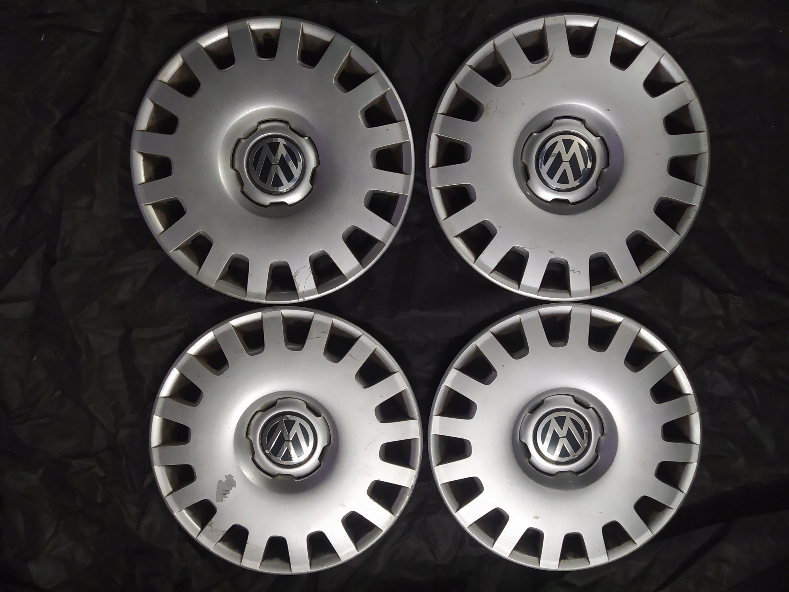 КОЛПАКИ КРЫШКИ VW ОРИГИНАЛ 16 1J060114
