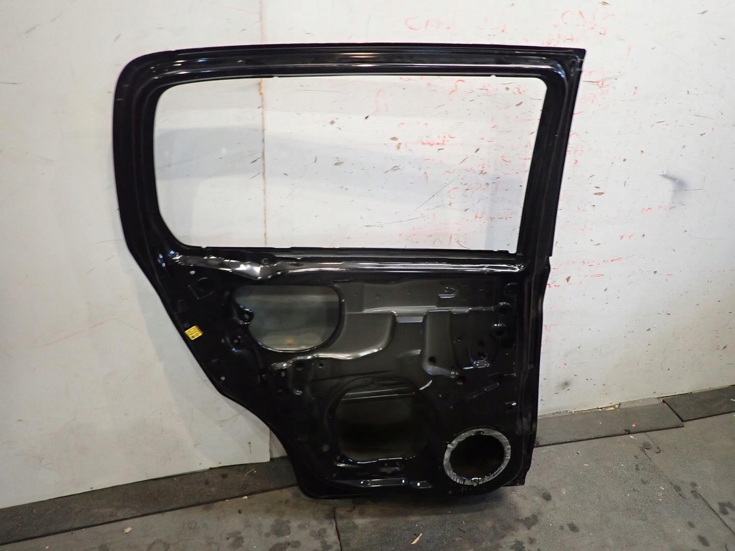 door rear part rear. left SUZUKI ELERIO 2014