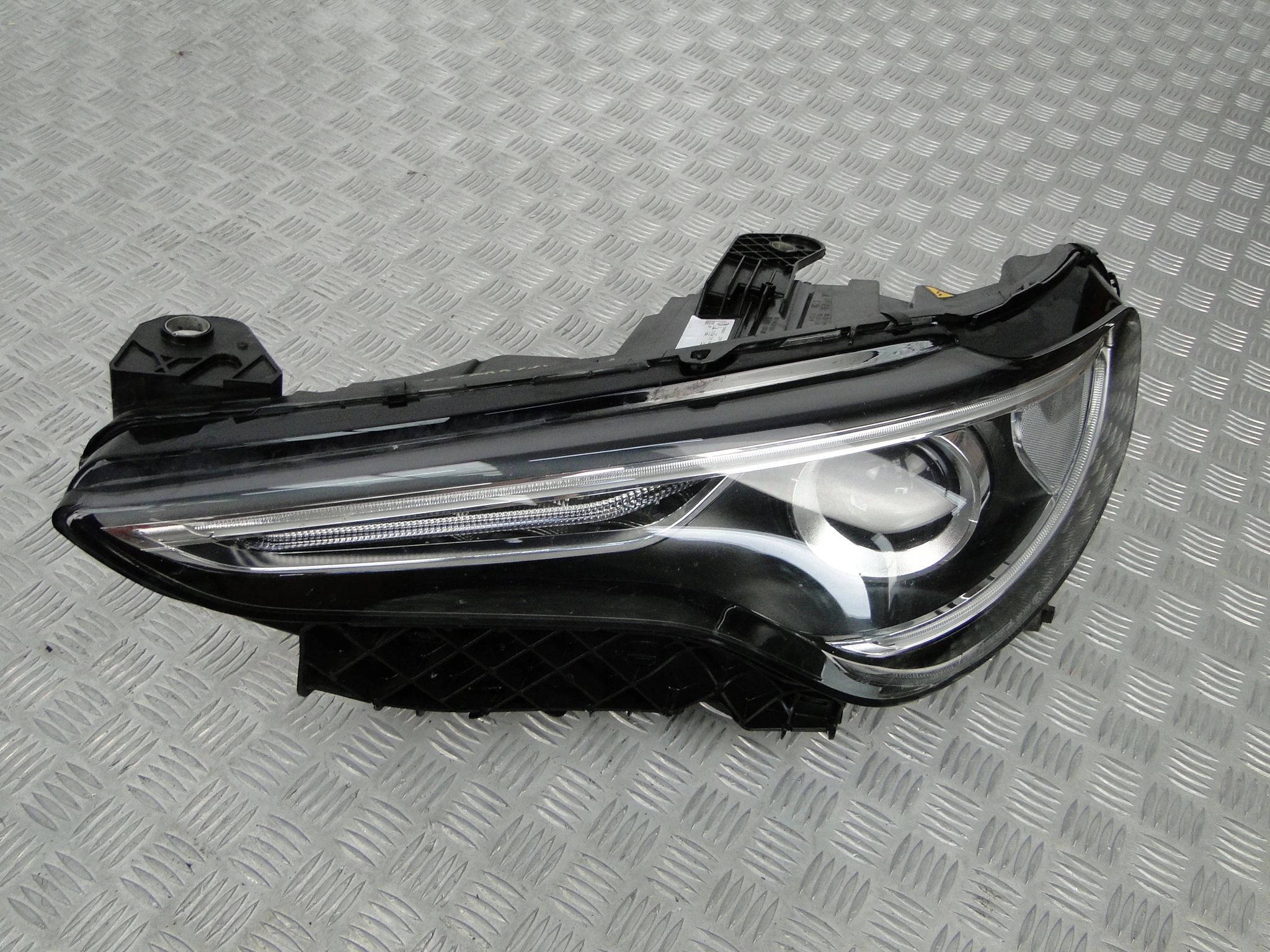 ALFA ROMEO STELVIO XENON LEWY PRAWY REFLEKTOR Producent części Alfa Romeo OE