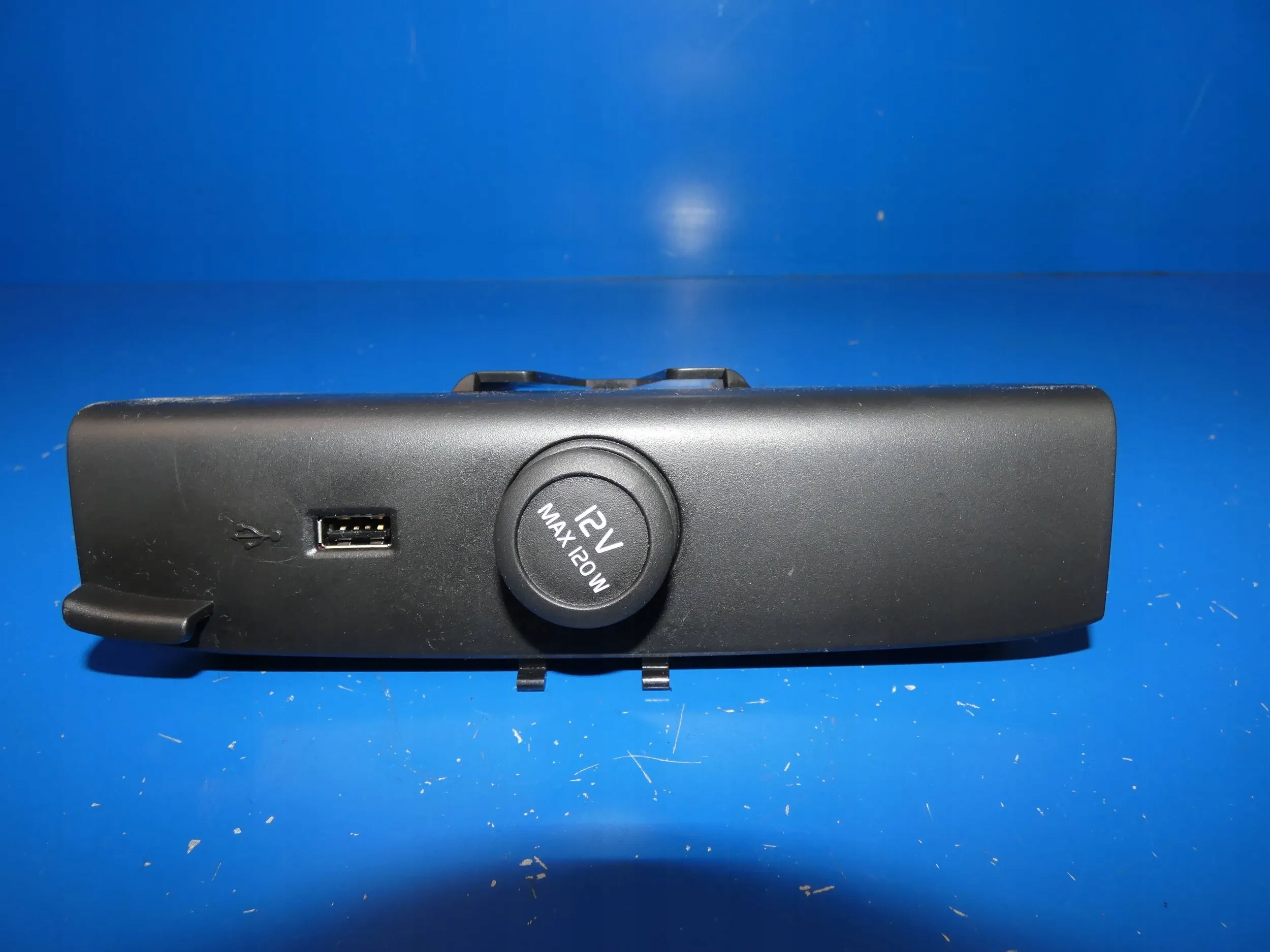 VOLVO XC40 ADAPTER, STECKER PORT USB 12V
