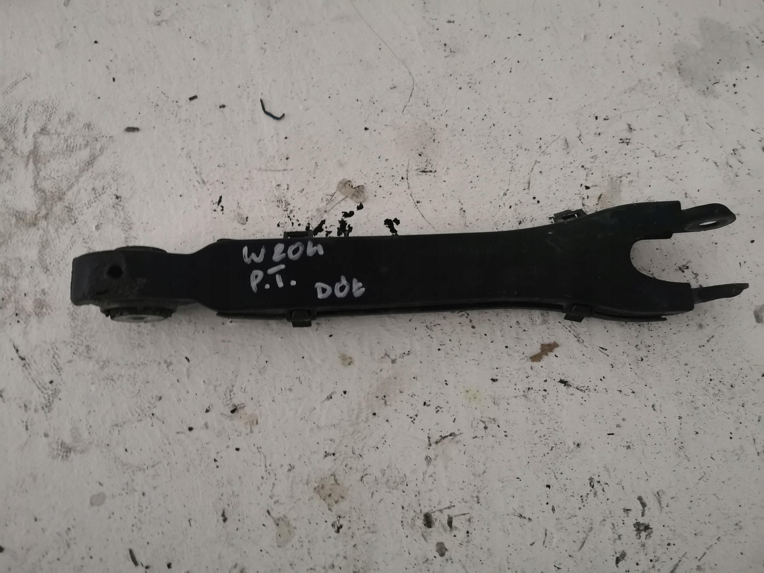 Querlenker rechts heck unterer MERCEDES C-KLASA W204 07-14