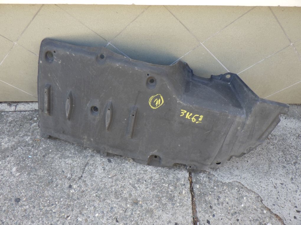 TOYOTA COROLLA E21 KOMBI 18- cover chassis