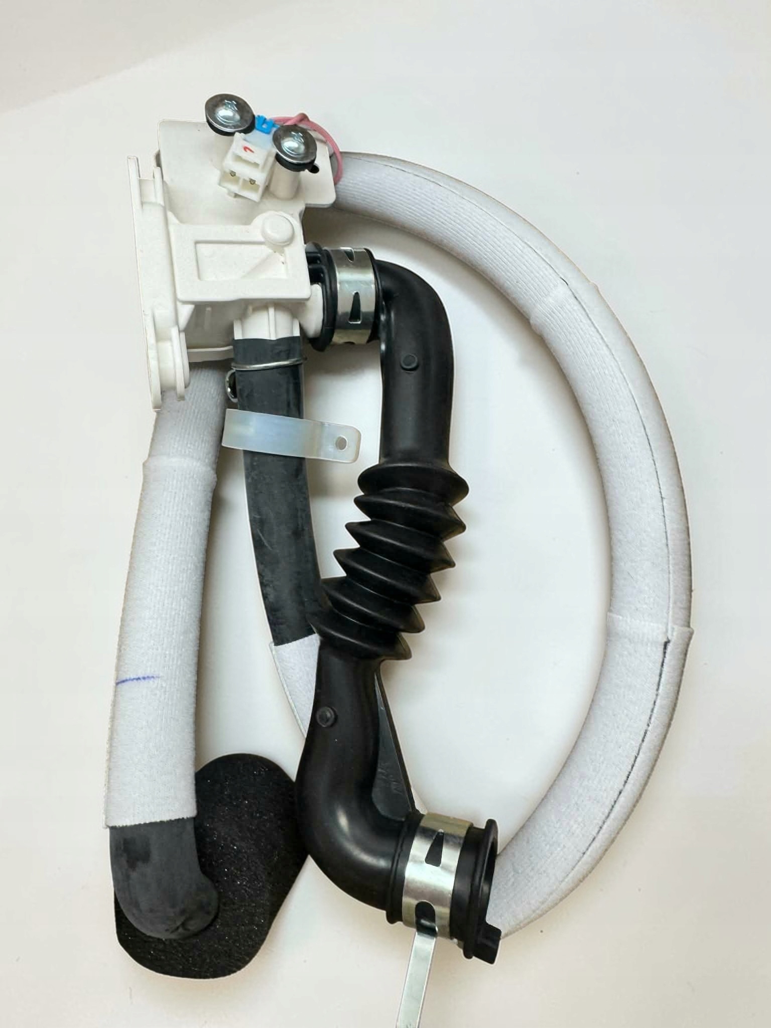 Samsung DC97-18937C Łącznik węża (assembly Hose Connector) do pralki