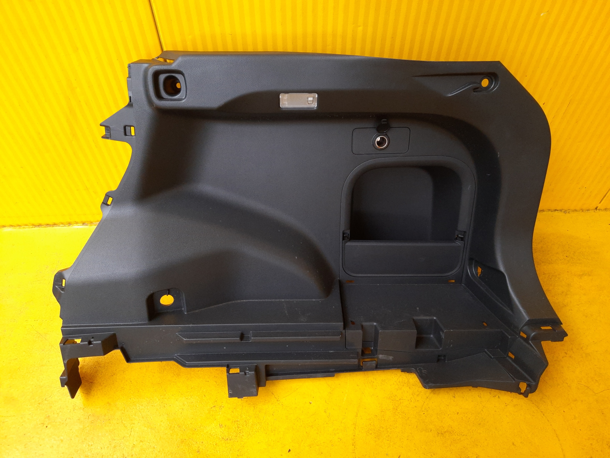 TOYOTA RAV4 V БЕКОН БАГАЖНИК ПРАВЫЙ 64730 42151