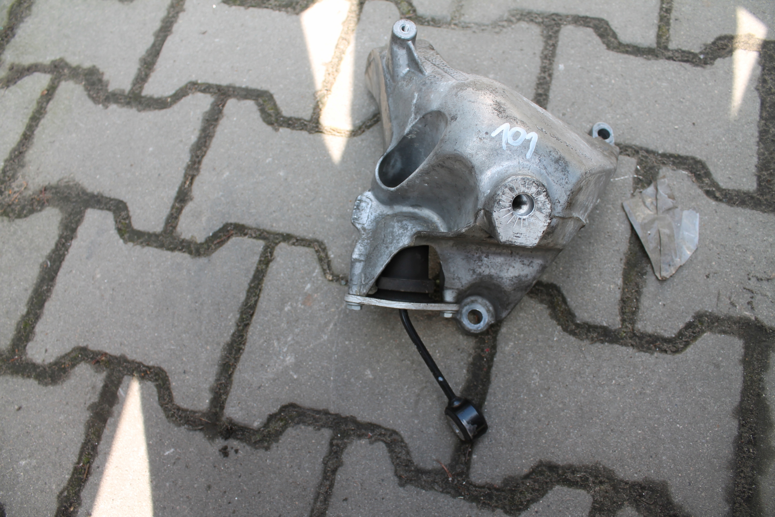 101. support gearbox, 4M0199307CN