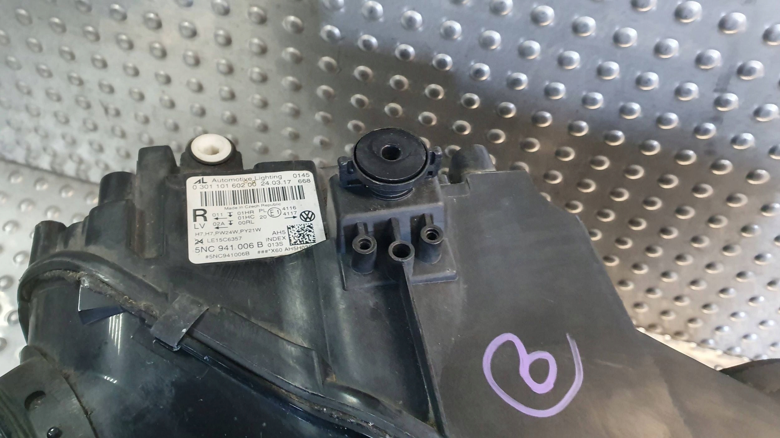 light front right VW TIGUAN II 5NC941006B 16