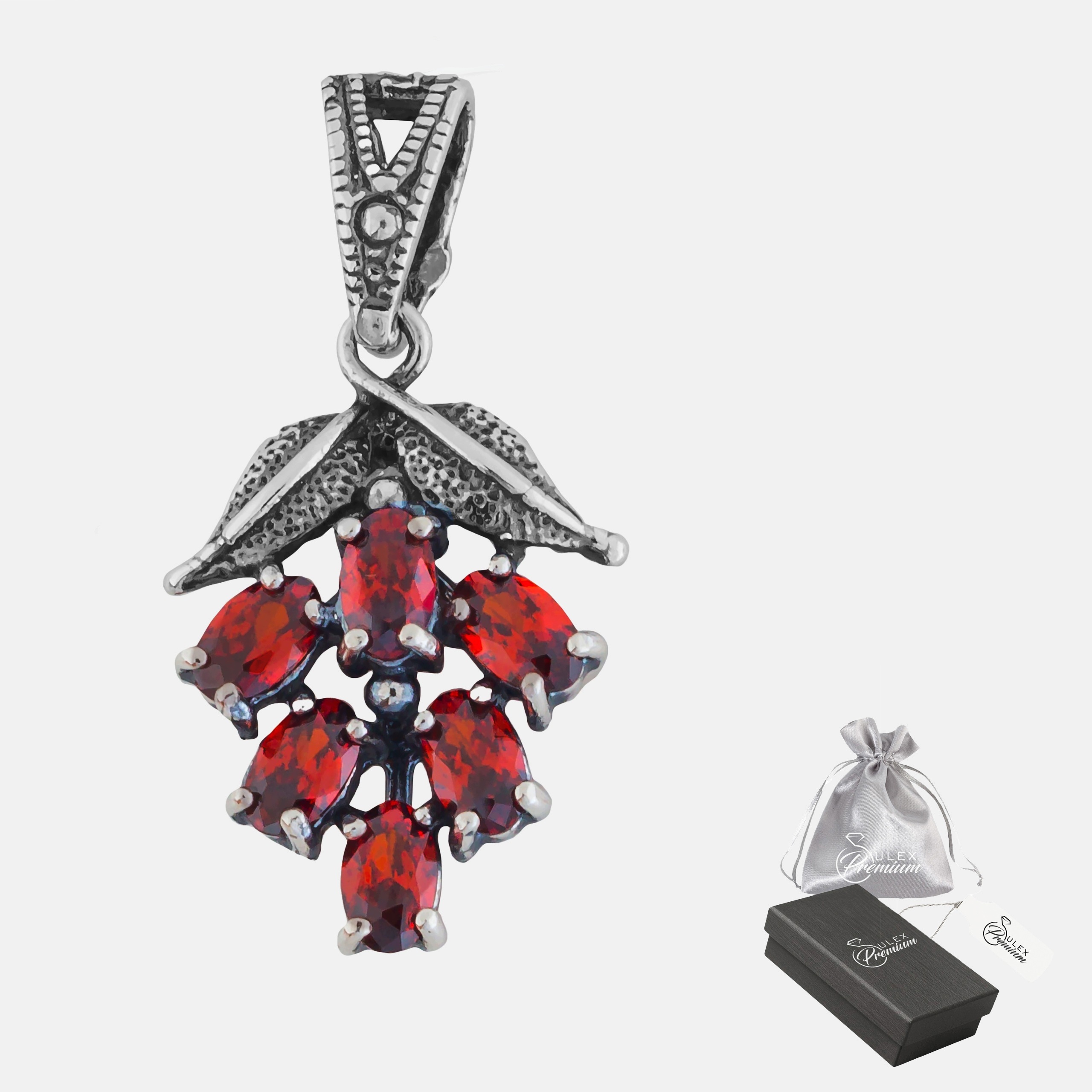 Elegantní stříbrný přívěsek ryzost 925 s modrými zirkony Rostlinný motiv
