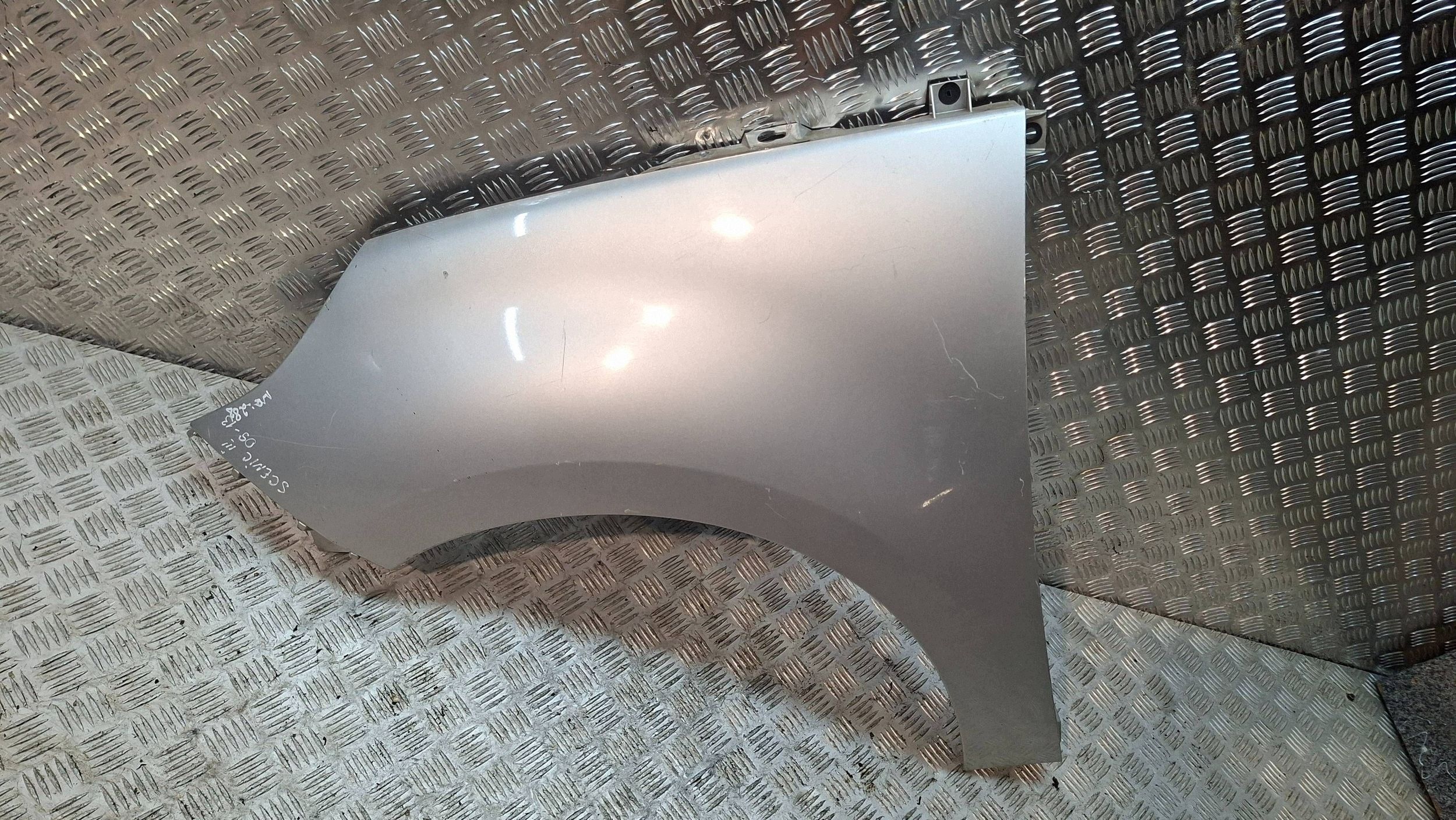 fender front left 631010075R RENAULT SCENIC III 2009-2012