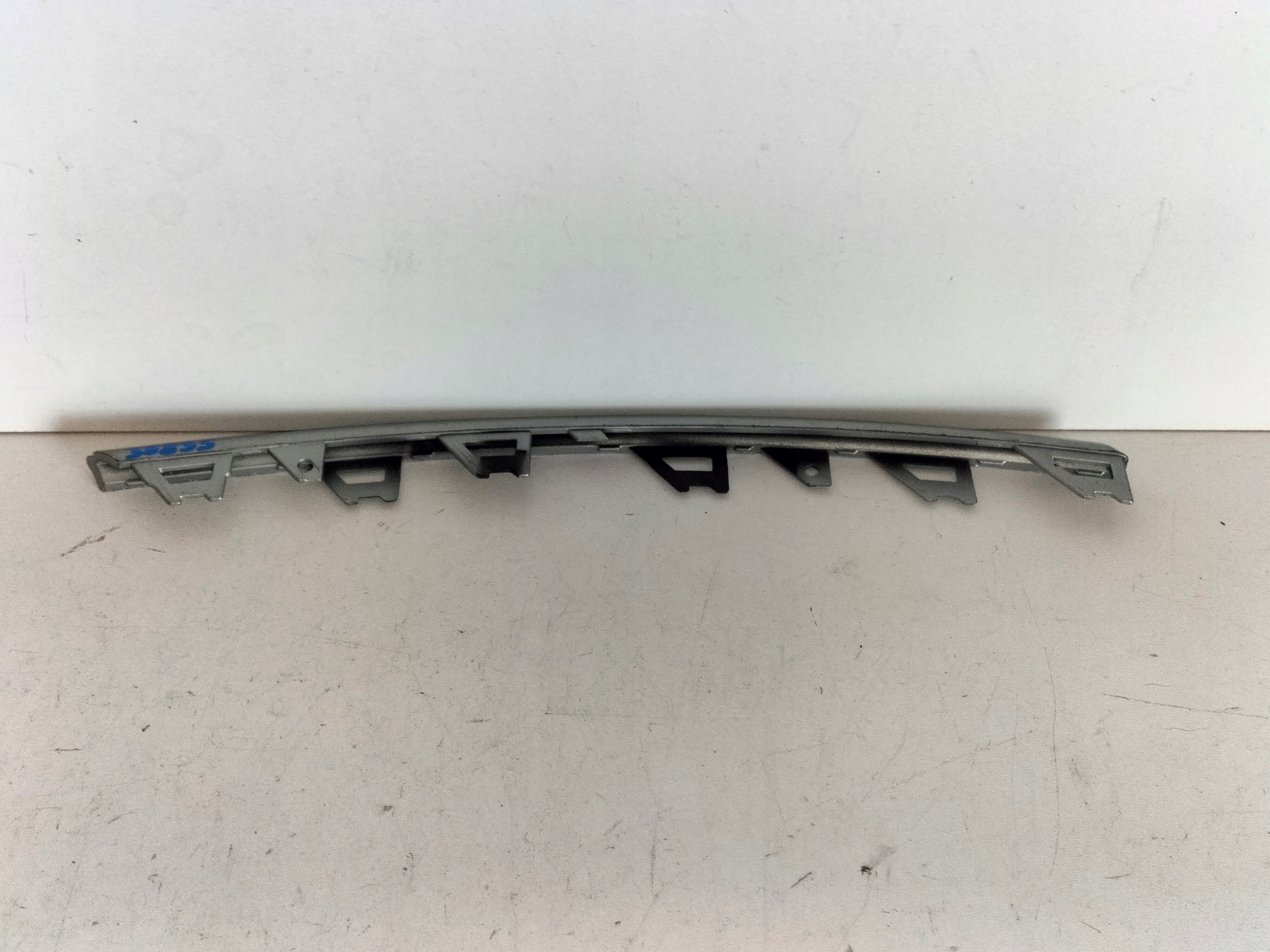 lišta masky nárazníku předek pravá AUDI A6 C8 18