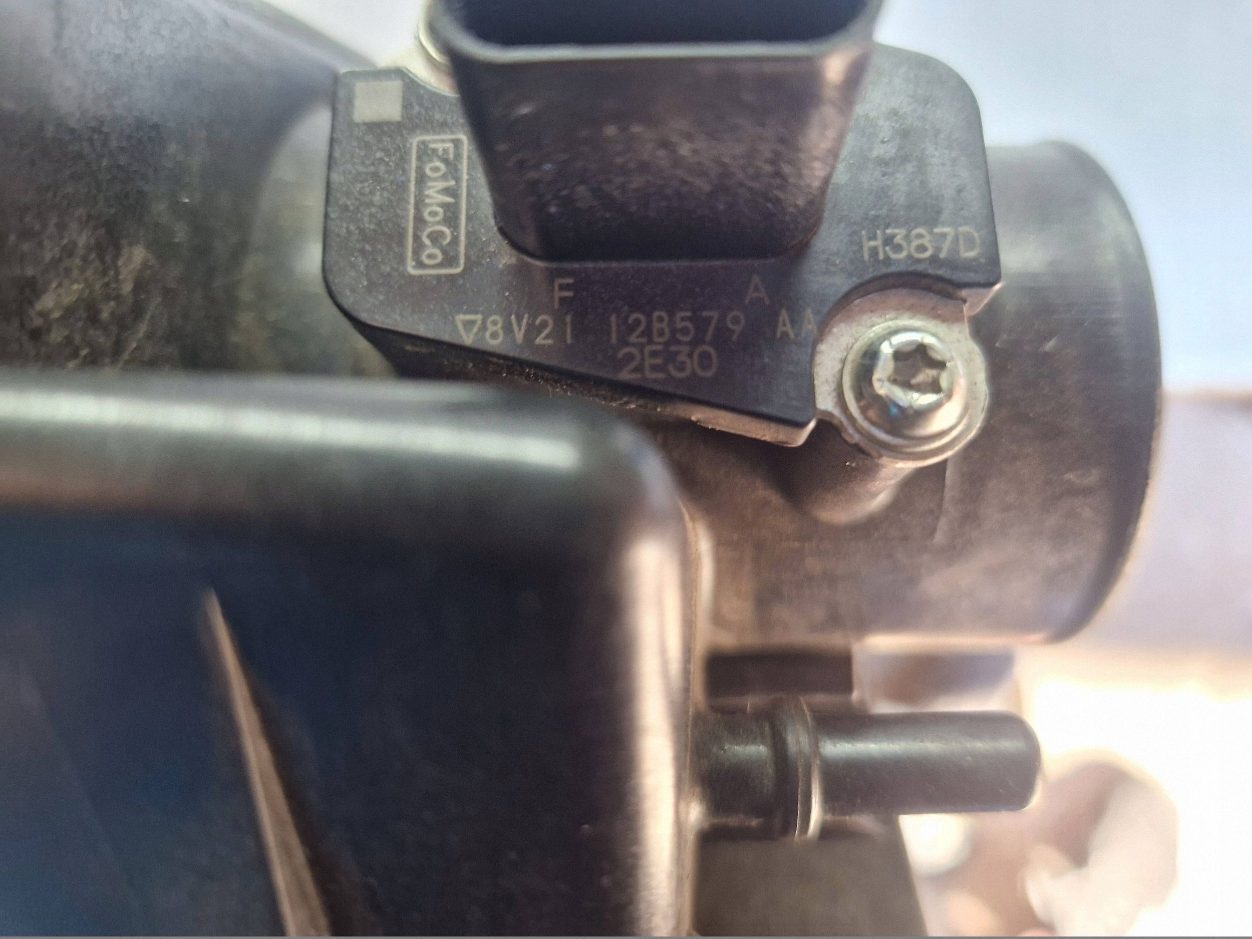cover of a filter, air flow meter Ford B-MAX 1.6 TDCI 2012 AV219600AA